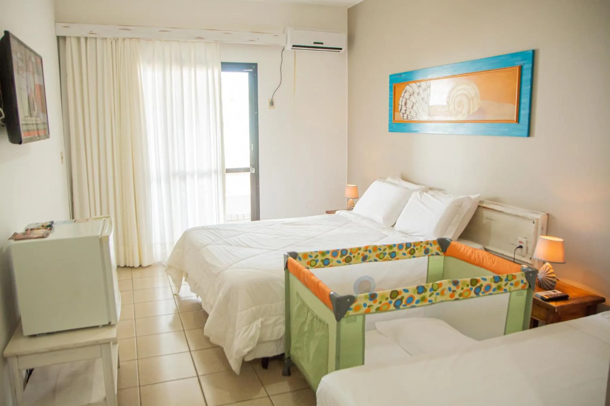 Photo of the whole room, Bed in Cahy Praia Hotel