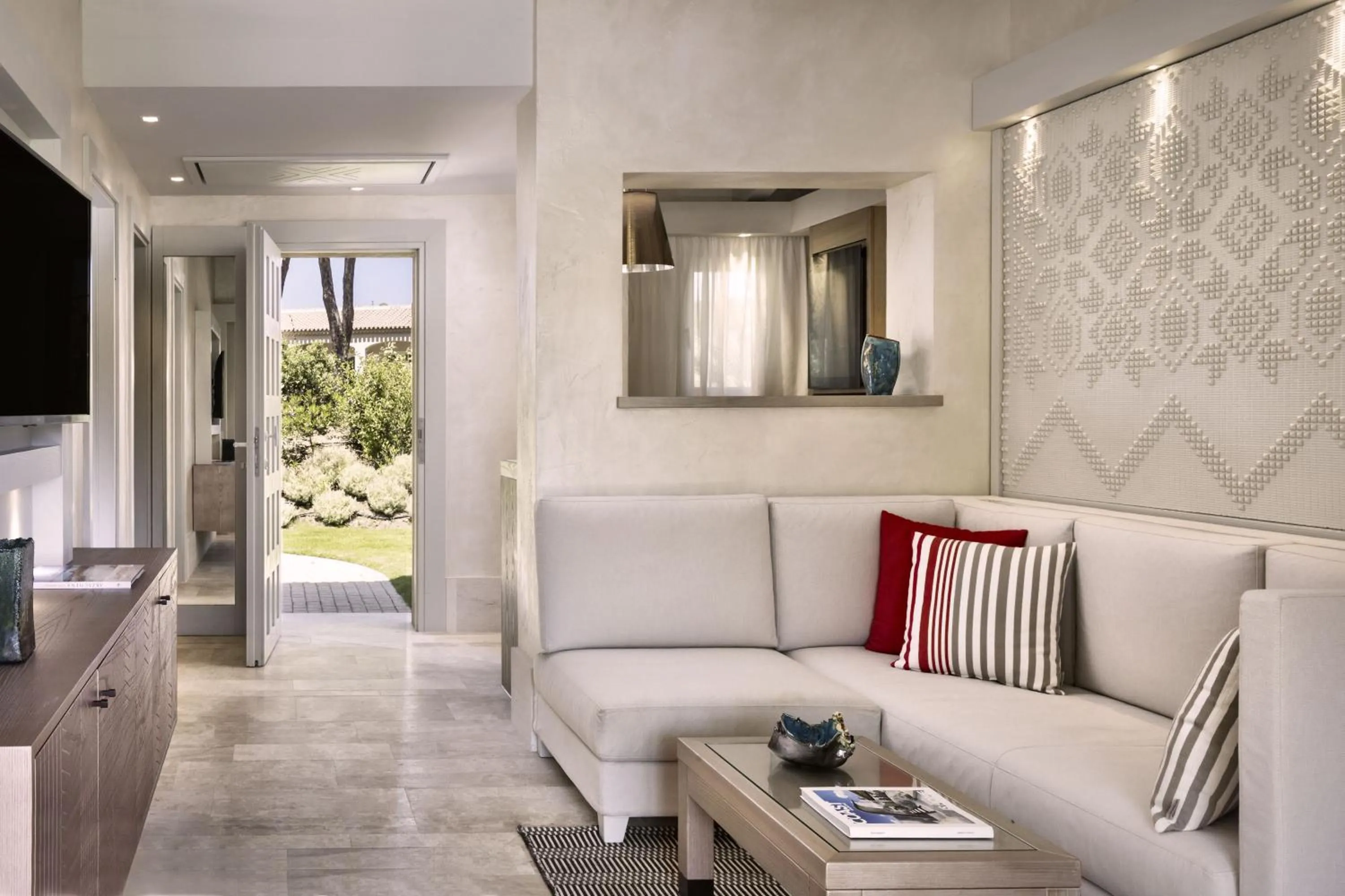 TV and multimedia in 7Pines Resort Sardinia - A Destination By Hyatt