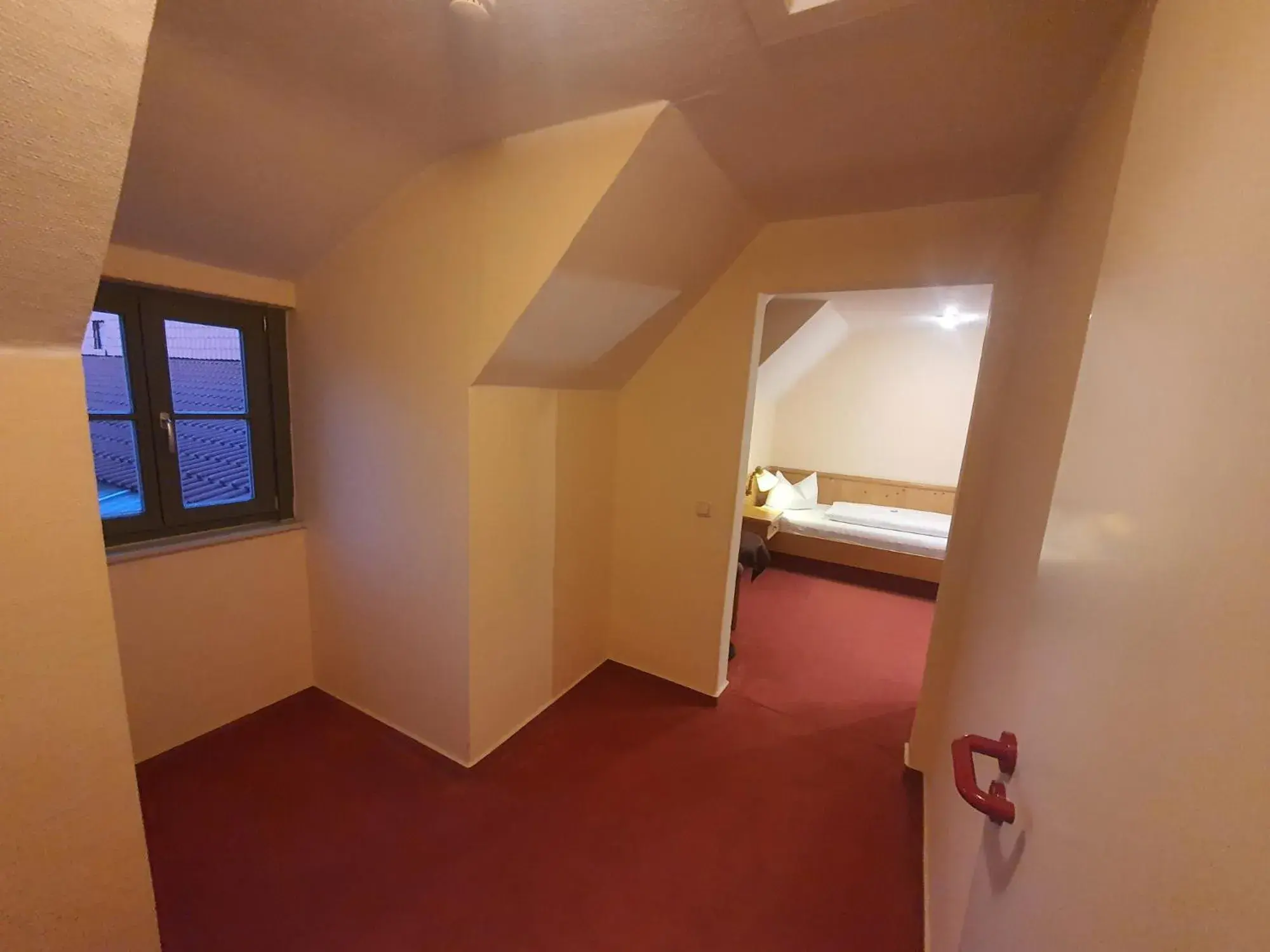 Standard Twin Room in Hotel Zur Goldenen Sonne Standard Twin Room in Hotel Zur Goldenen Sonne
