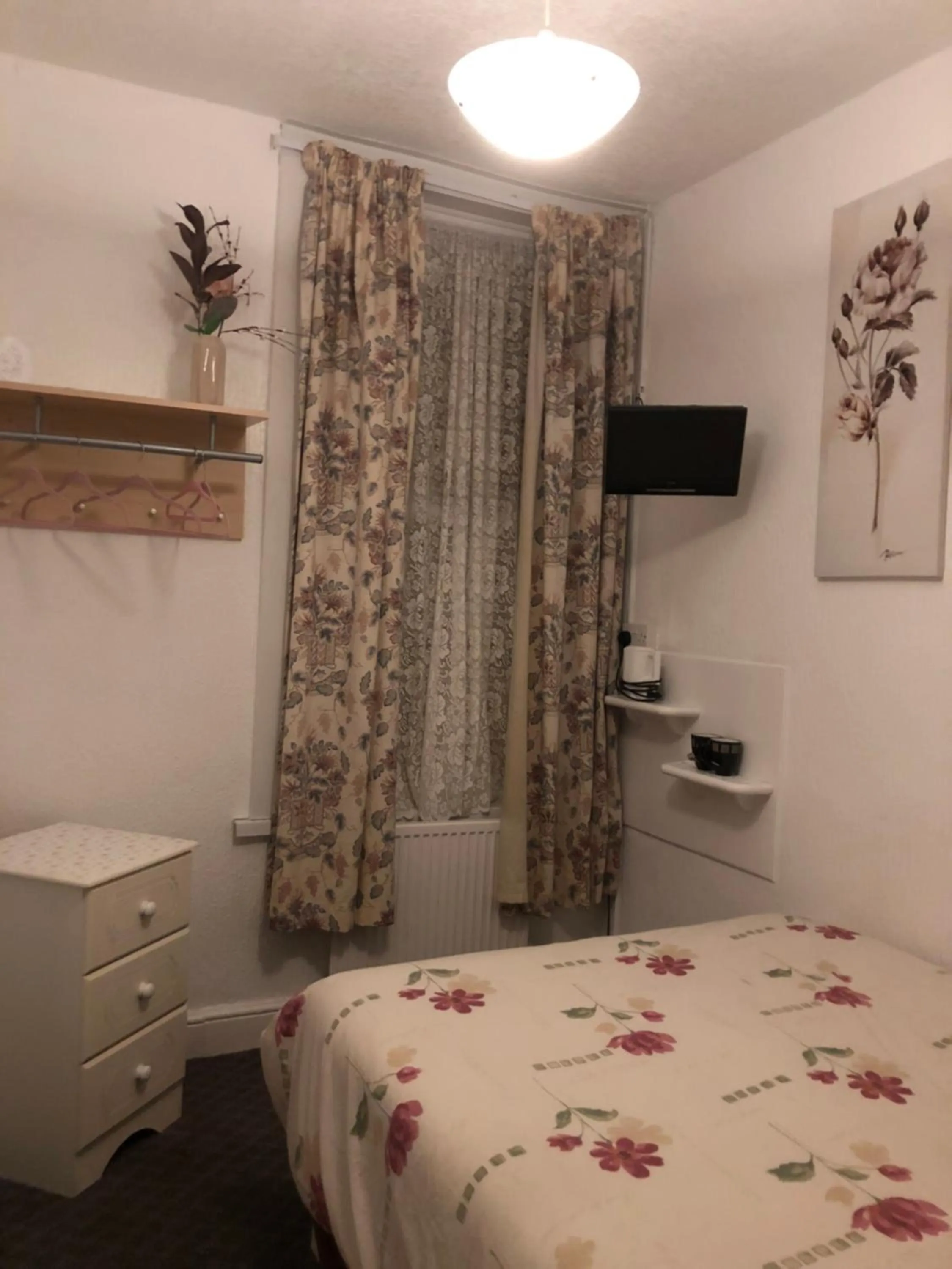 Bed in Melrose Hotel