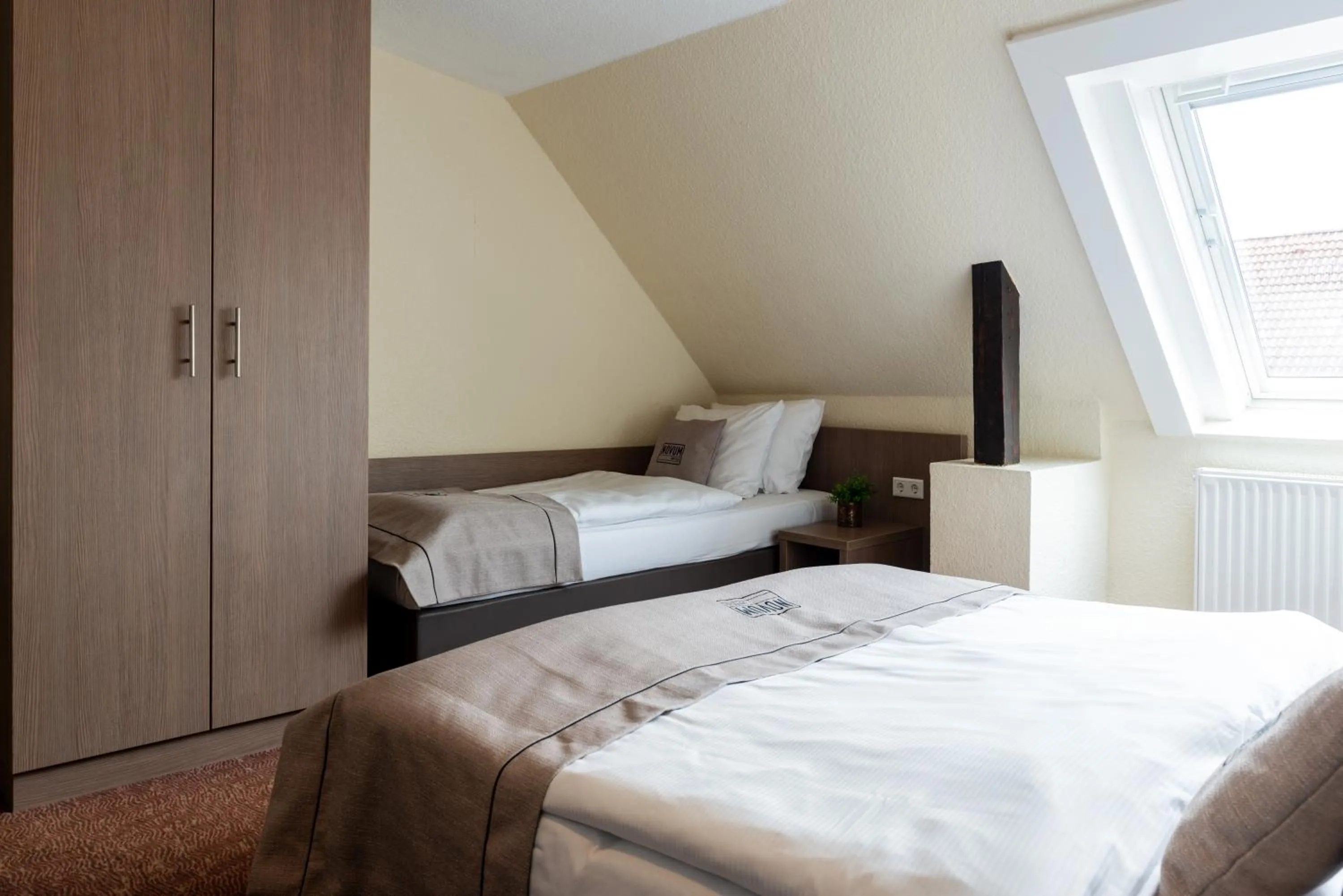 Photo of the whole room in Hotel Alster