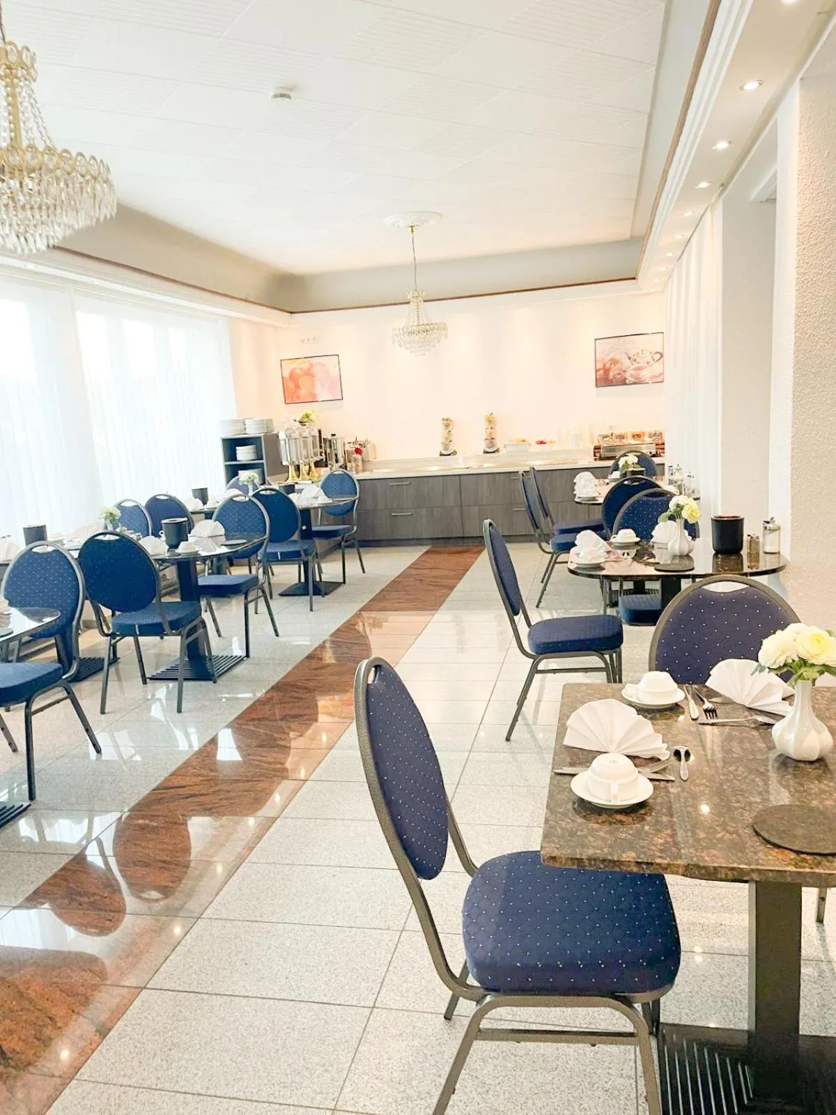 Breakfast in Parkhotel Friedrichstrasse