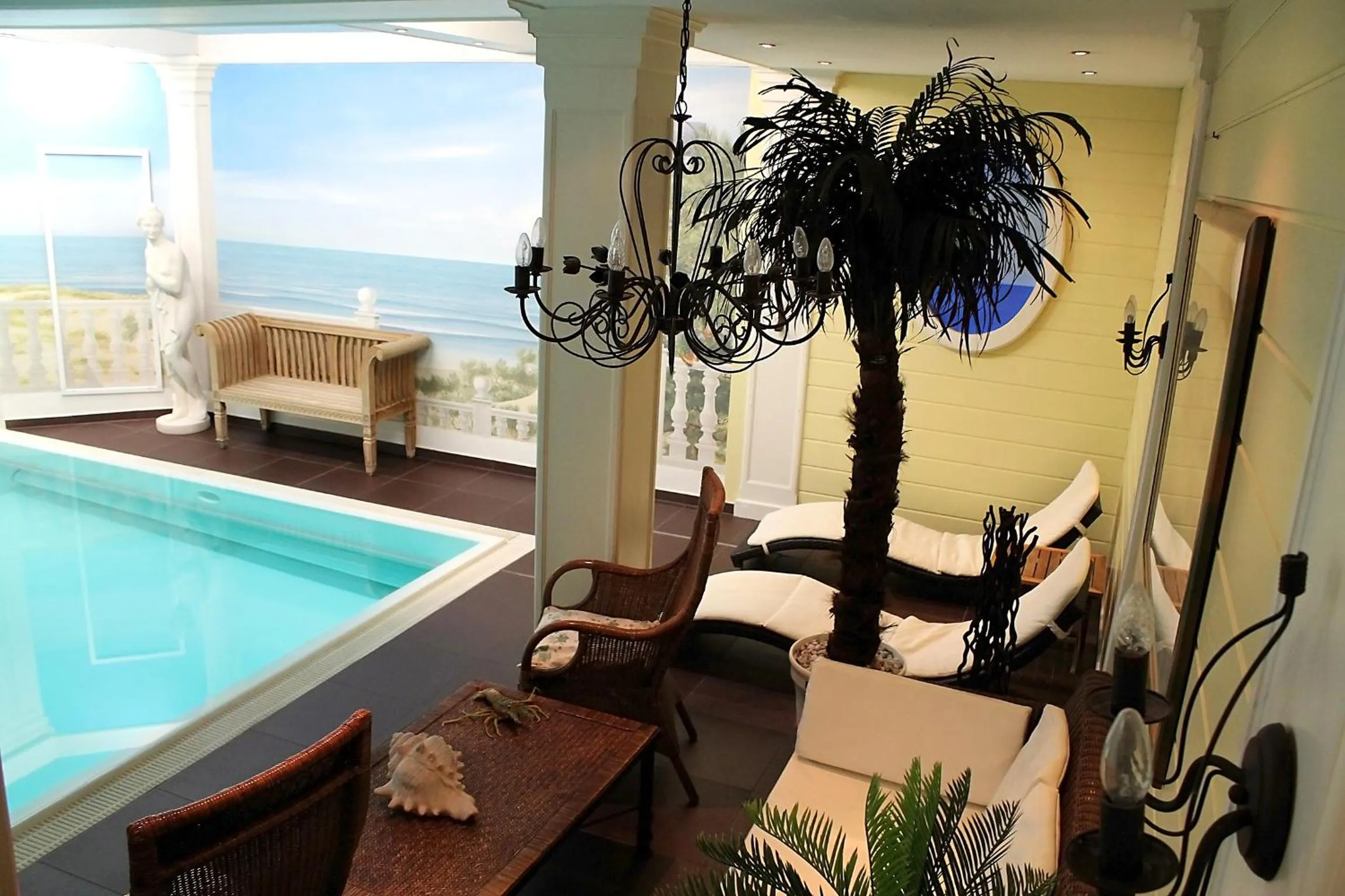 Swimming pool in Parkhotel Fischer