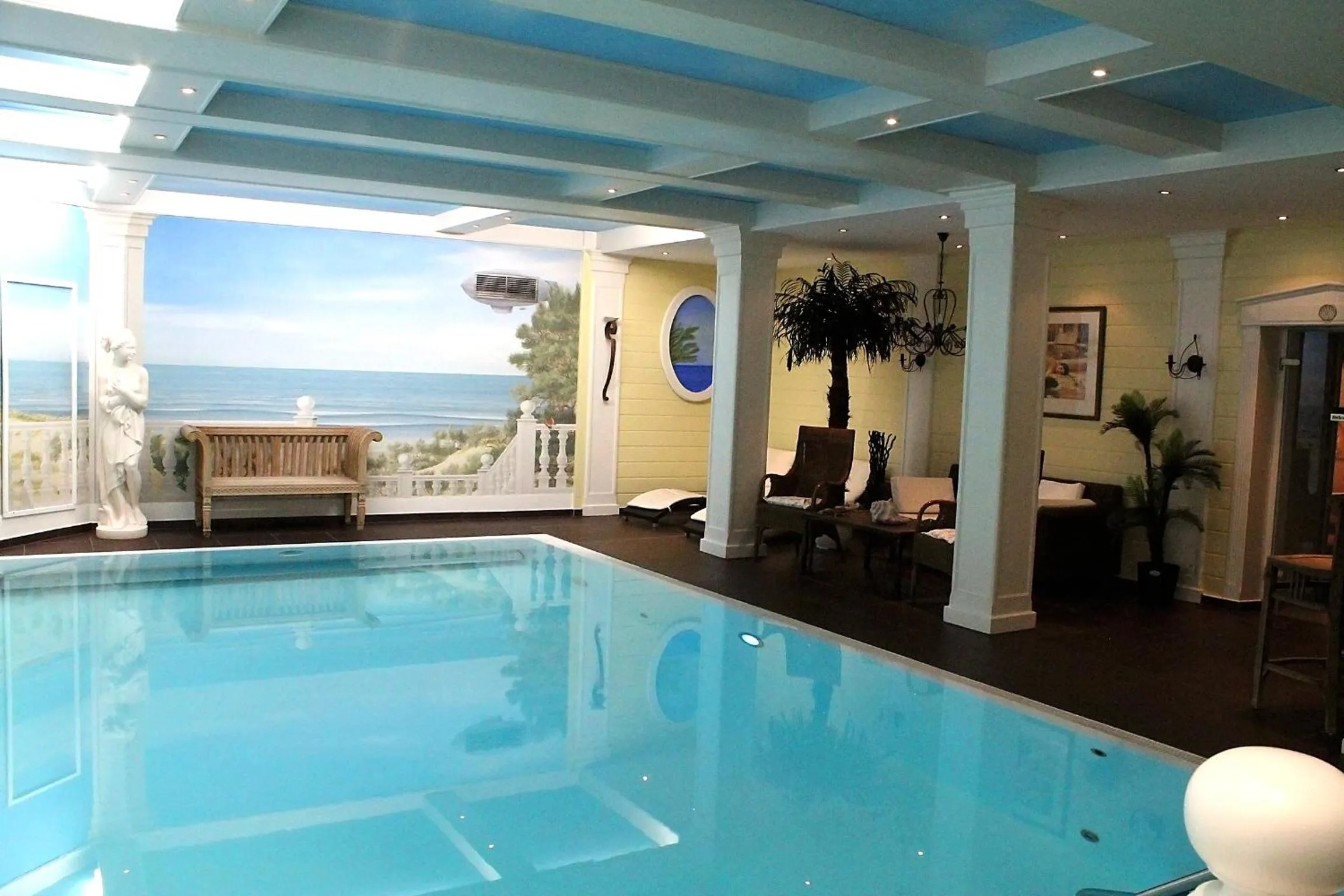 Swimming pool in Parkhotel Fischer