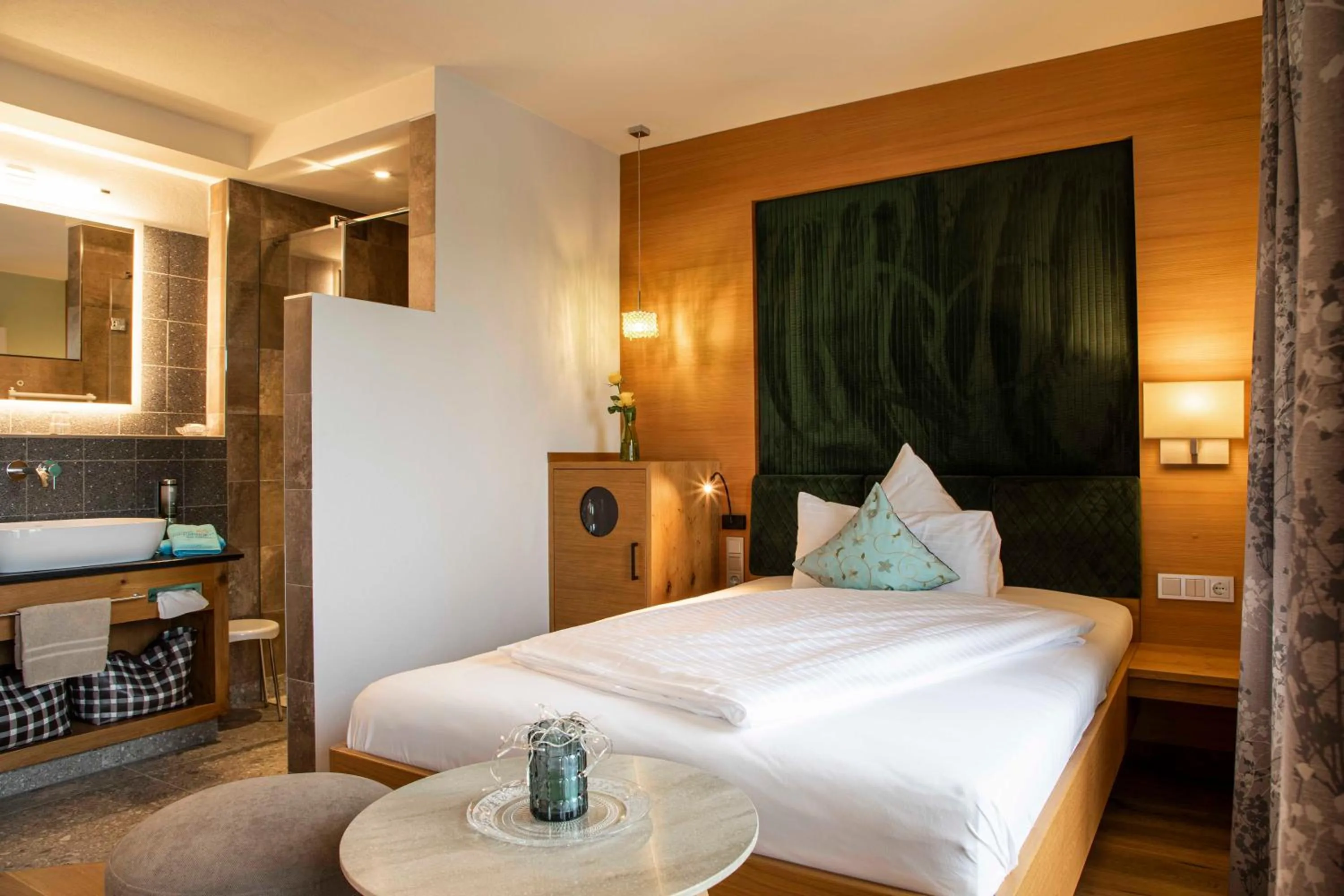 Bed in Spirit & SPA Birkenhof am Elfenhain