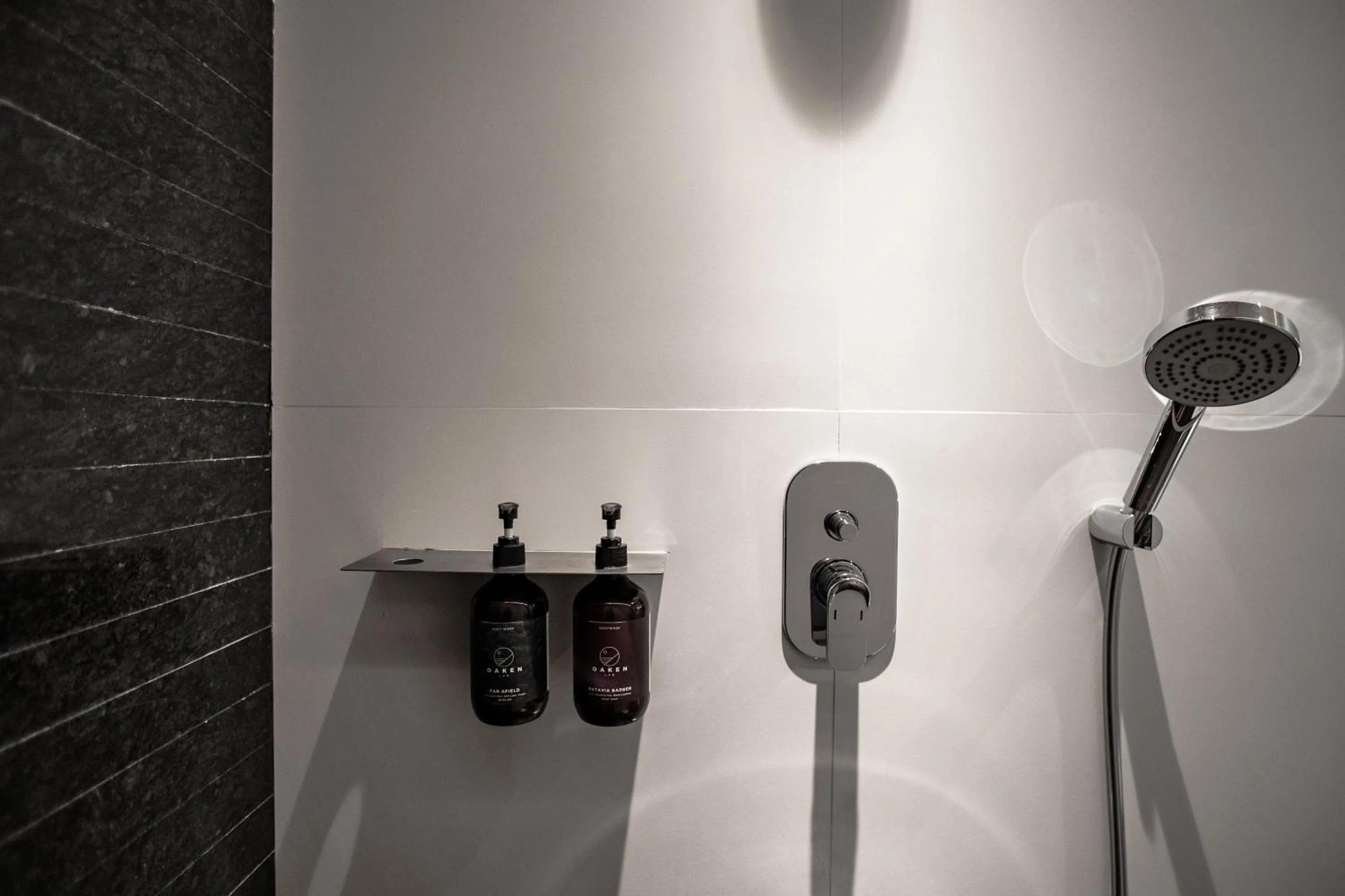 Shower in OXO Townhouses Umalas - Close to Seminyak & Canggu