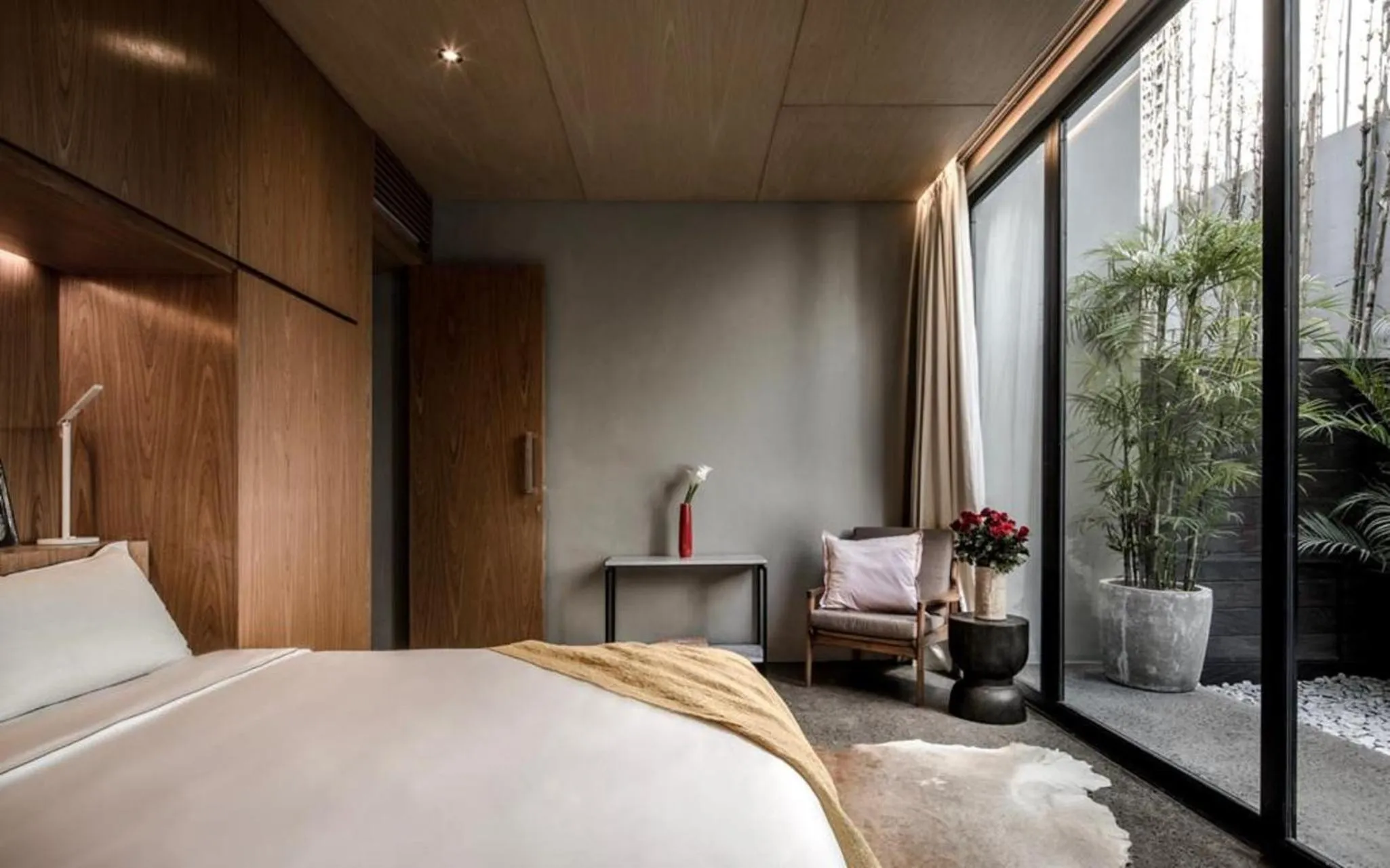 Photo of the whole room, Bed in OXO Townhouses Umalas - Close to Seminyak & Canggu