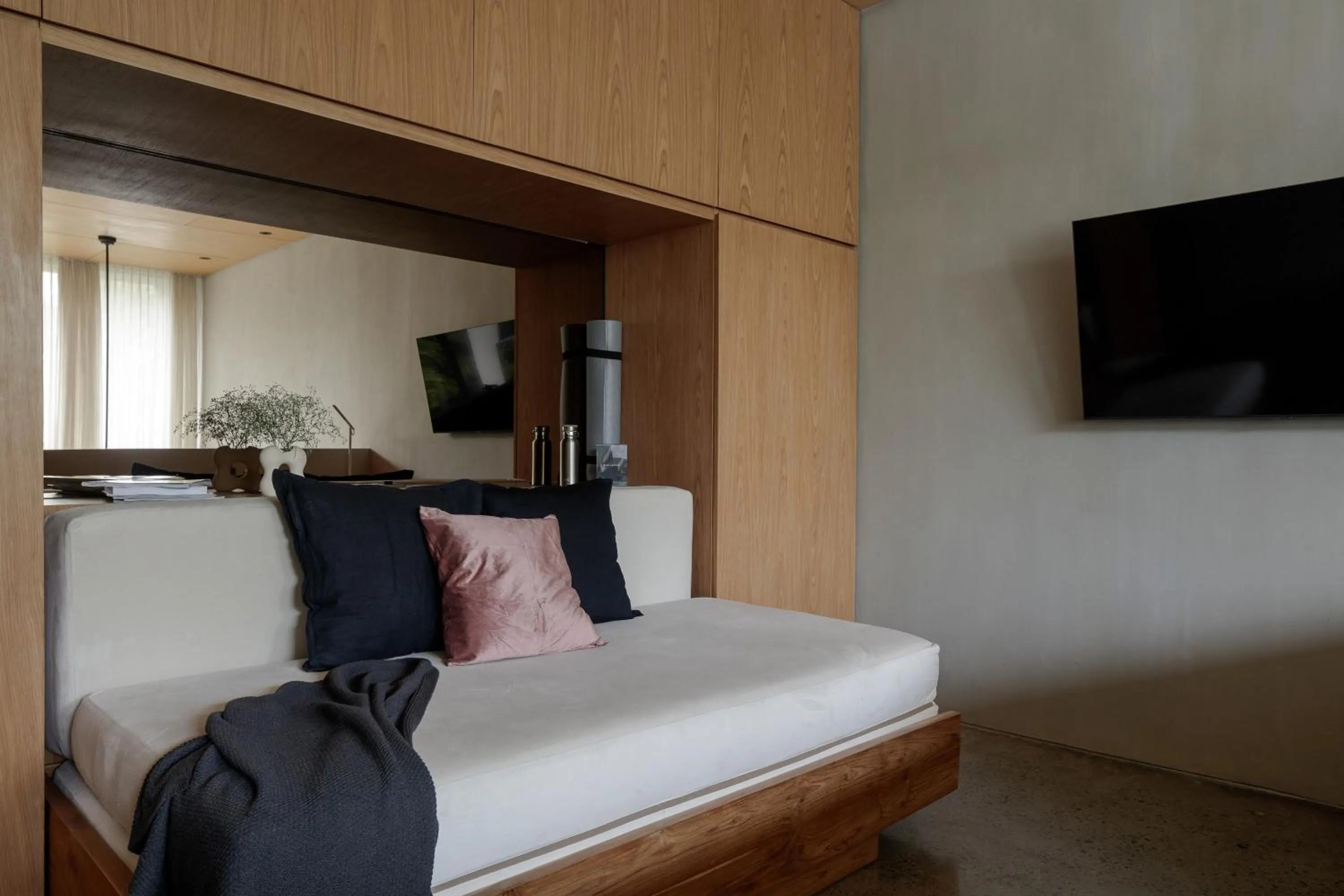 TV and multimedia, Bed in OXO Townhouses Umalas - Close to Seminyak & Canggu