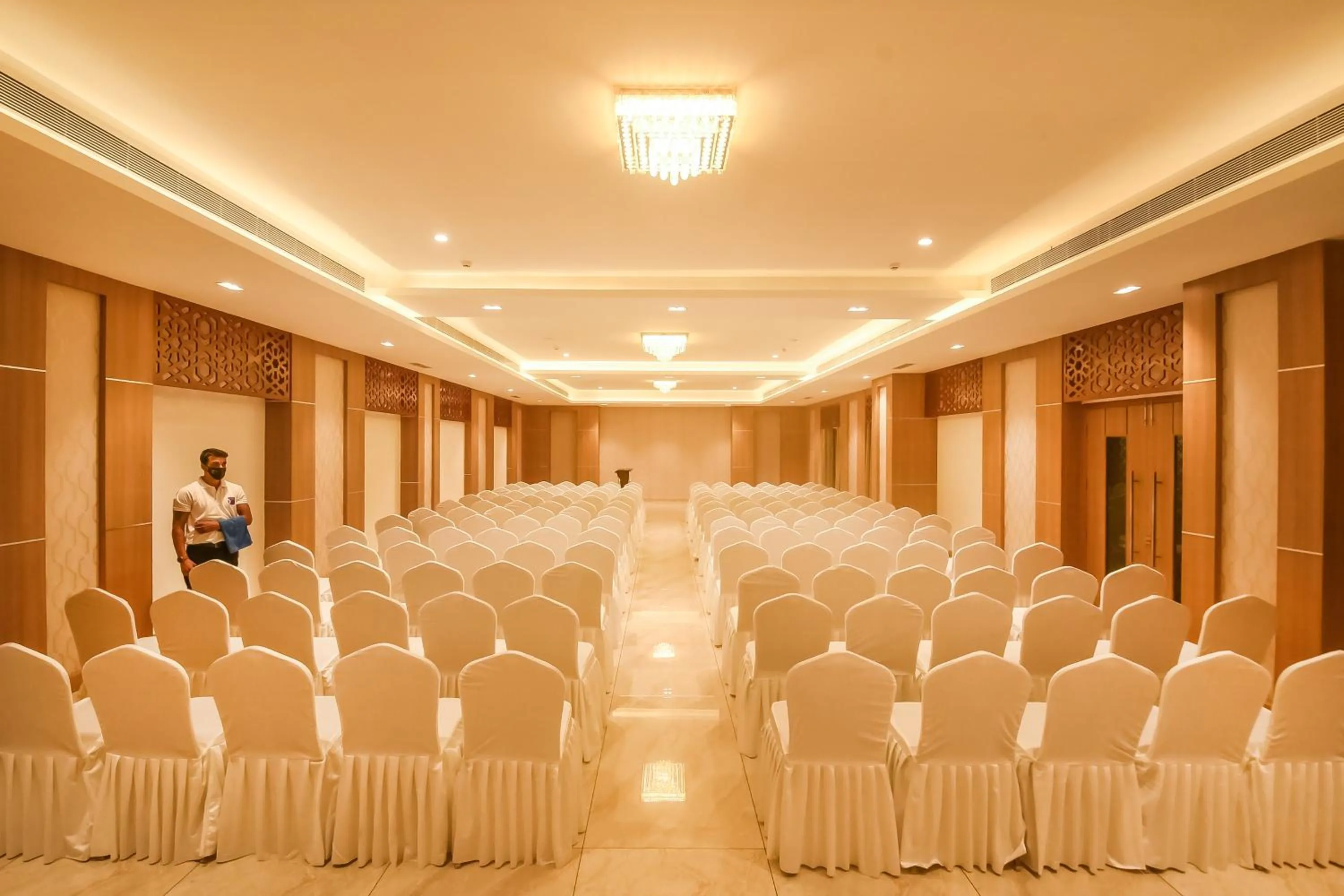 Banquet/Function facilities in Emerald Clarks Inn Suites