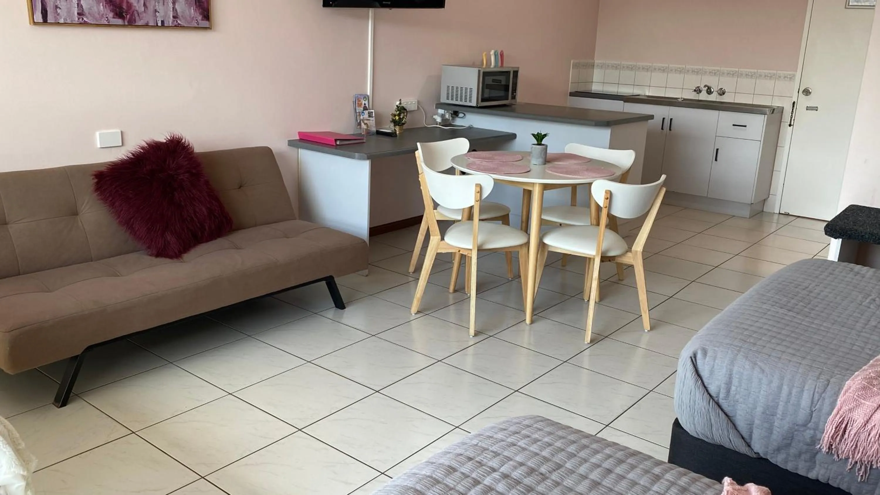 Kitchen or kitchenette in Holiday Lodge Apartment