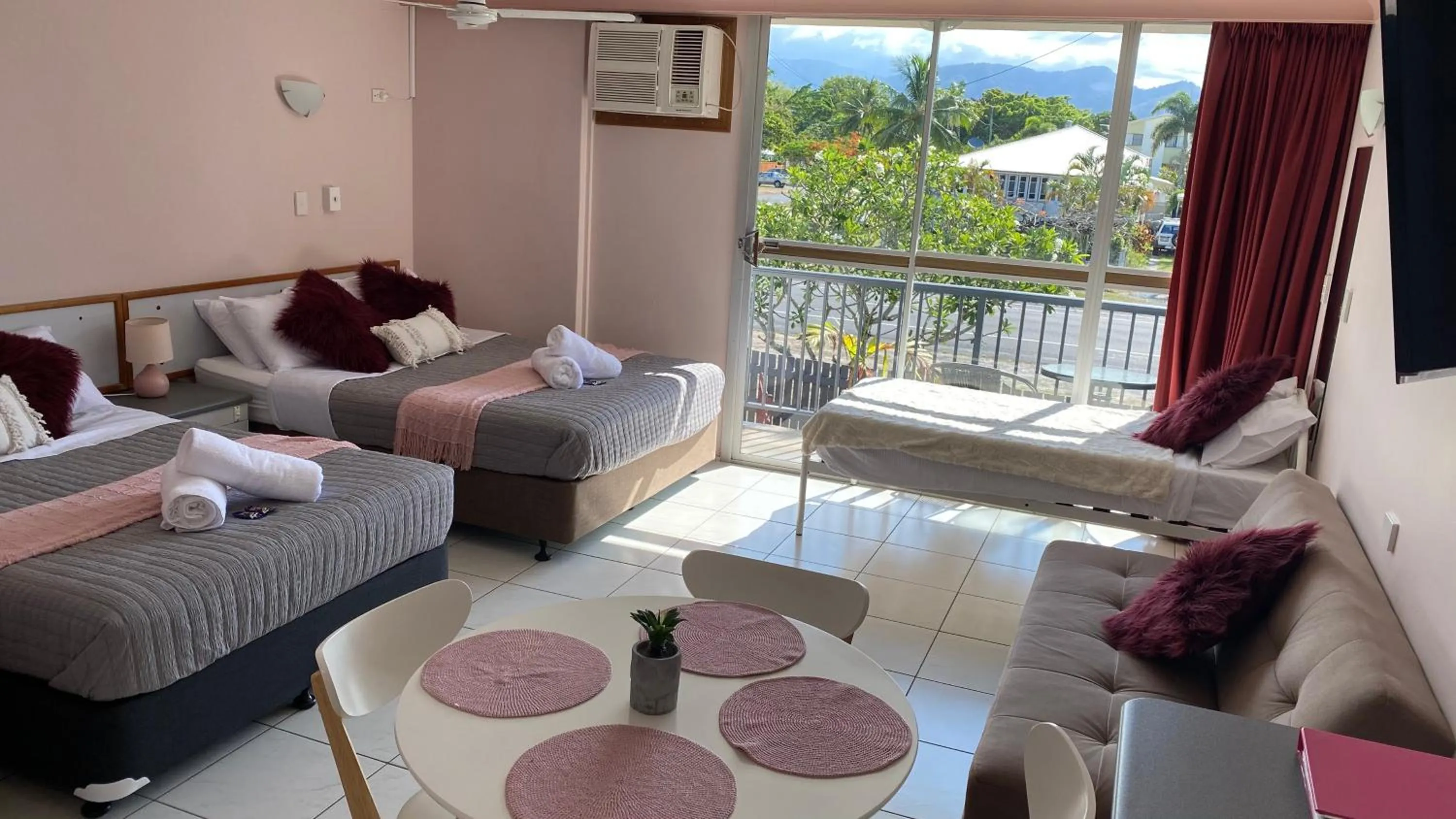 Photo of the whole room in Holiday Lodge Apartment