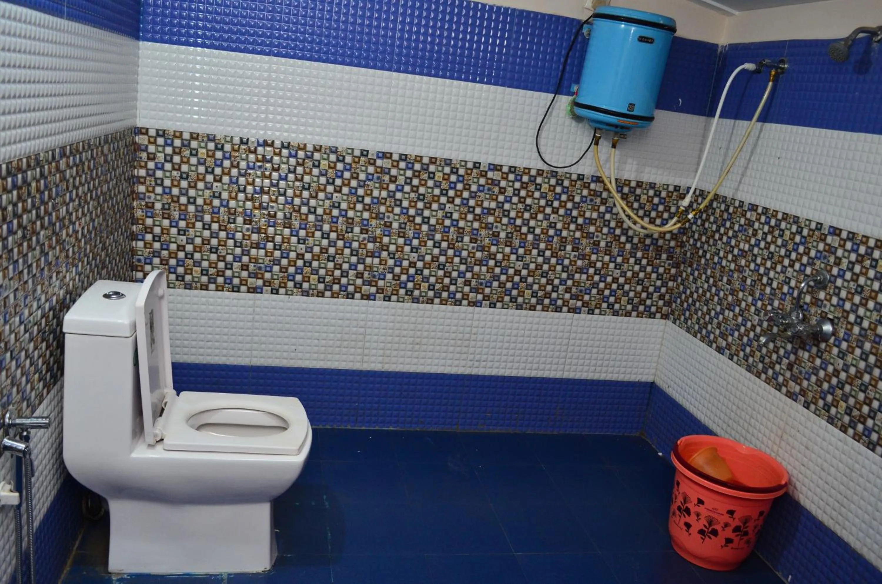 Bathroom in HILLINGTON COTTAGE