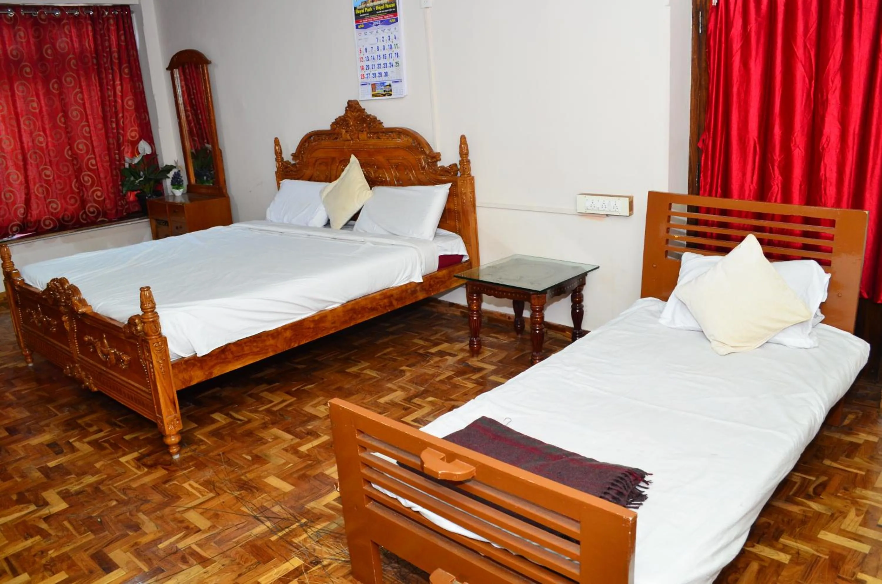 Bed in HILLINGTON COTTAGE