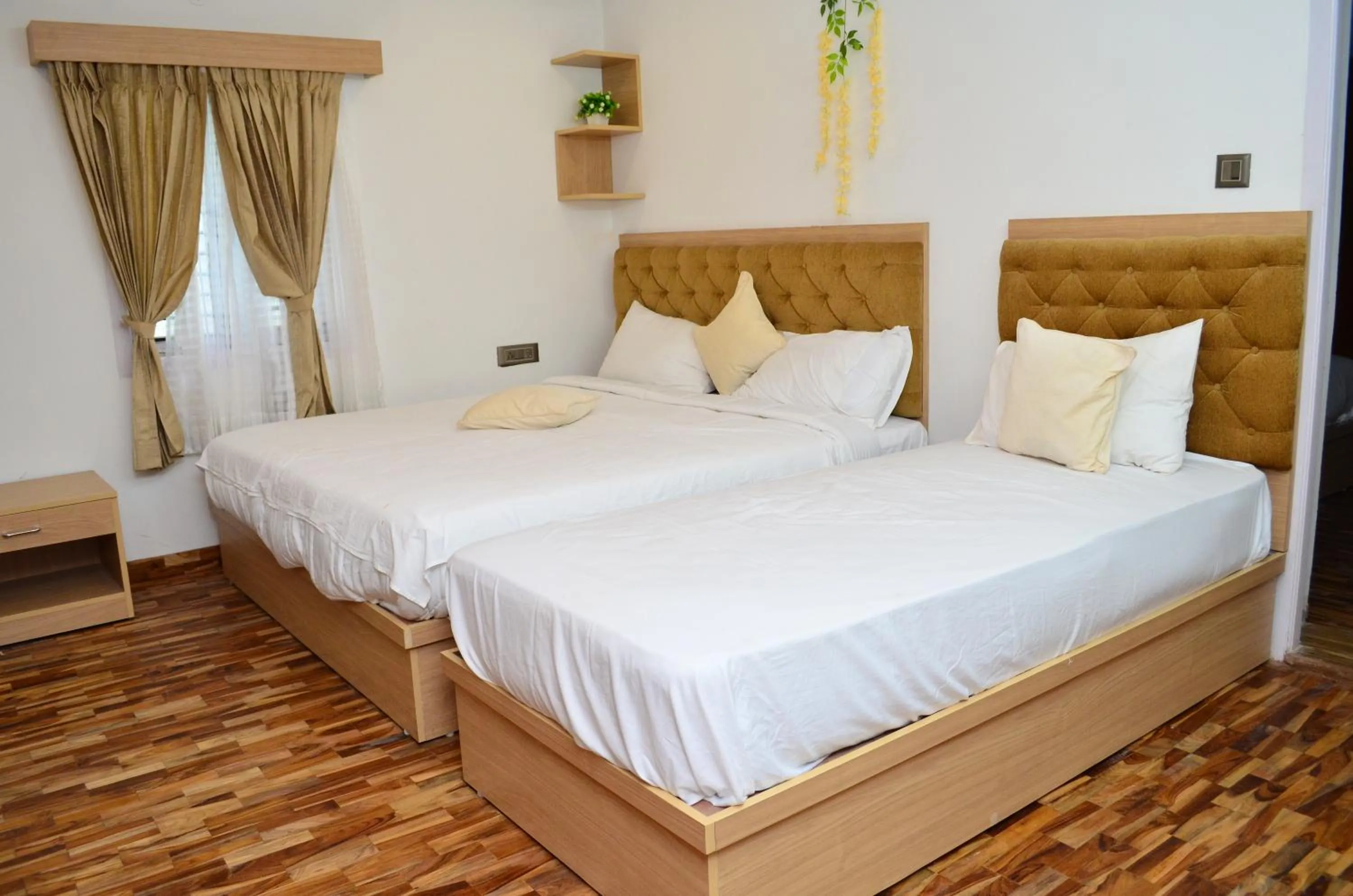 Bed in HILLINGTON COTTAGE