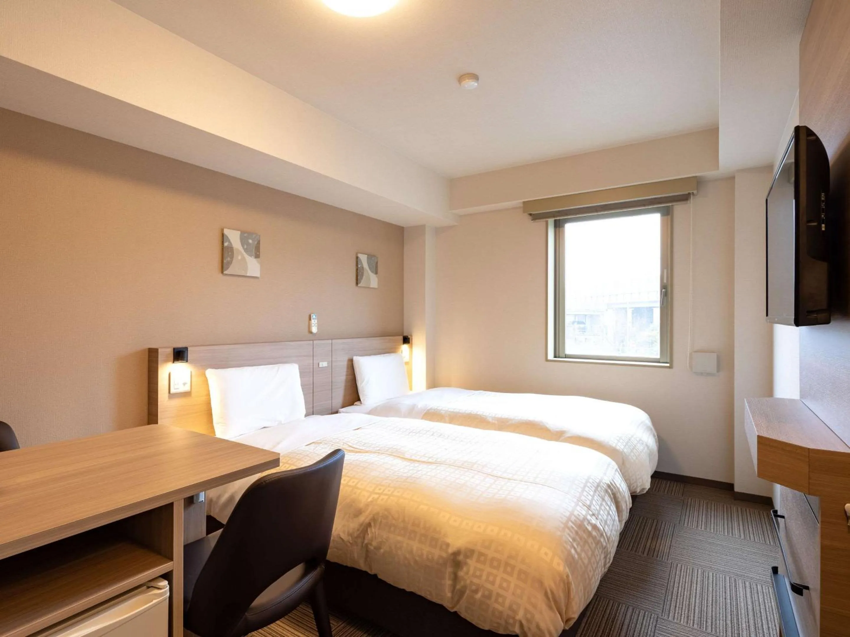 Bedroom, Bed in Comfort Inn Kofu Showa Inter