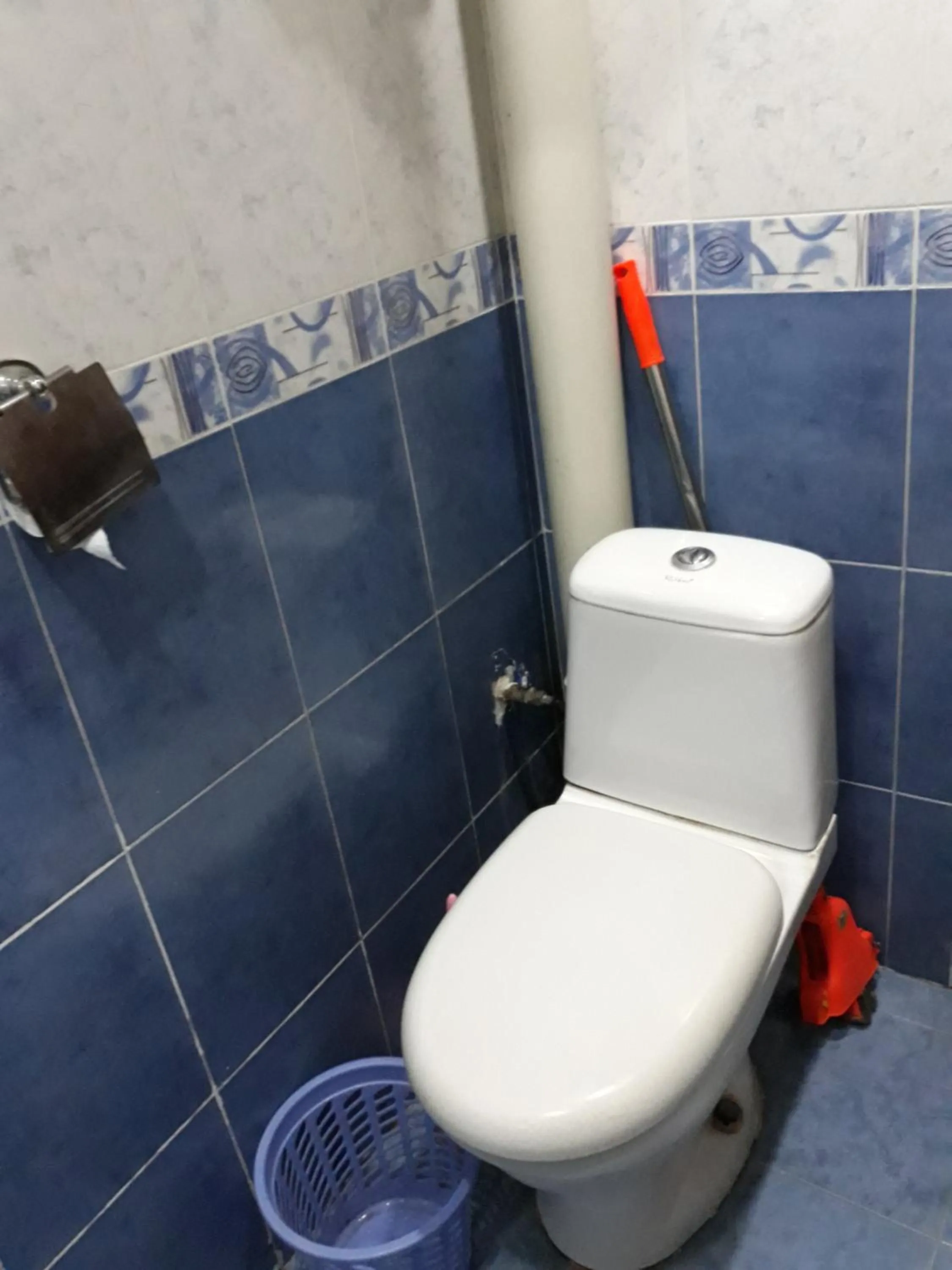 Shower in Hotel Noy