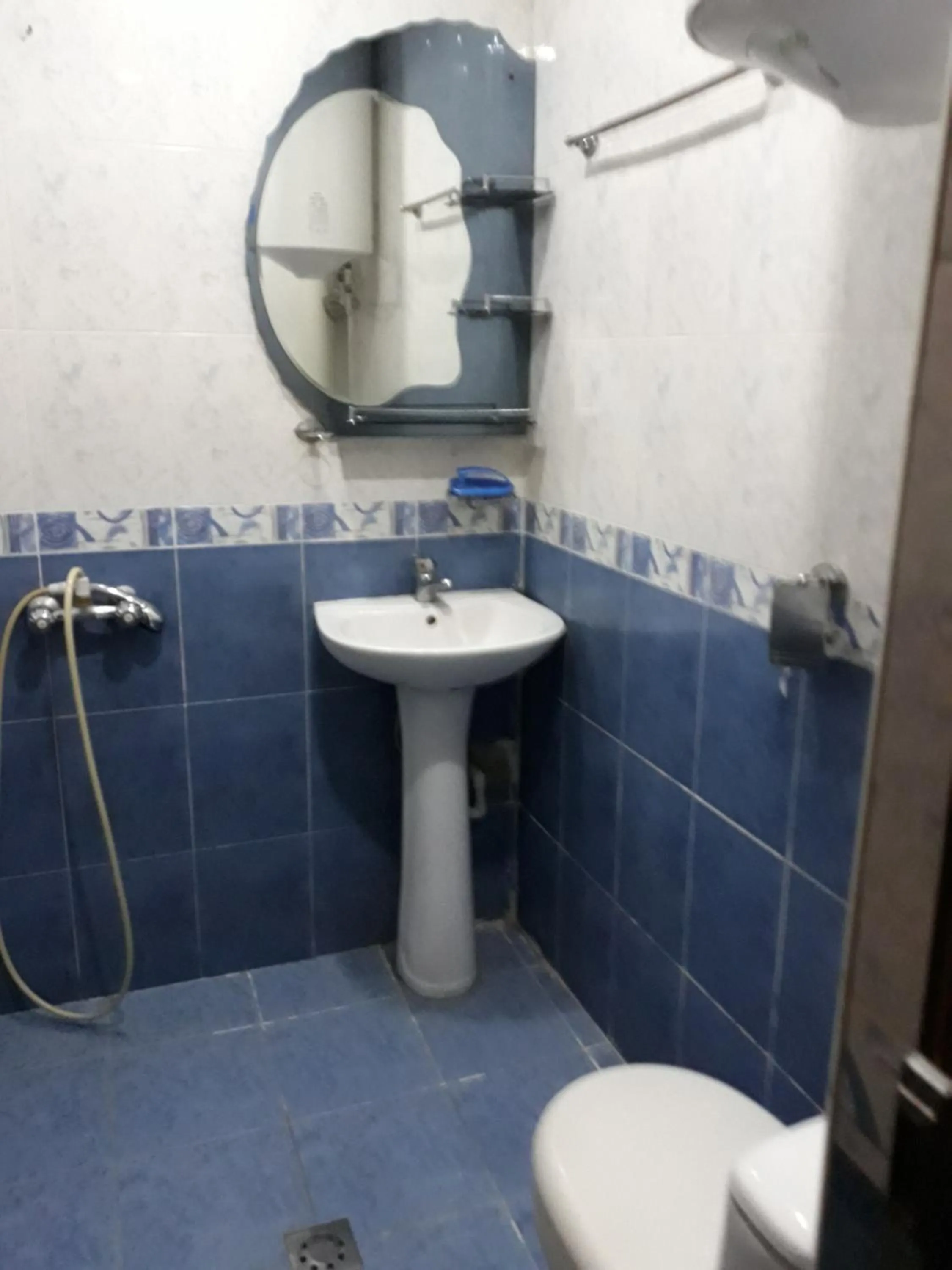 Shower in Hotel Noy
