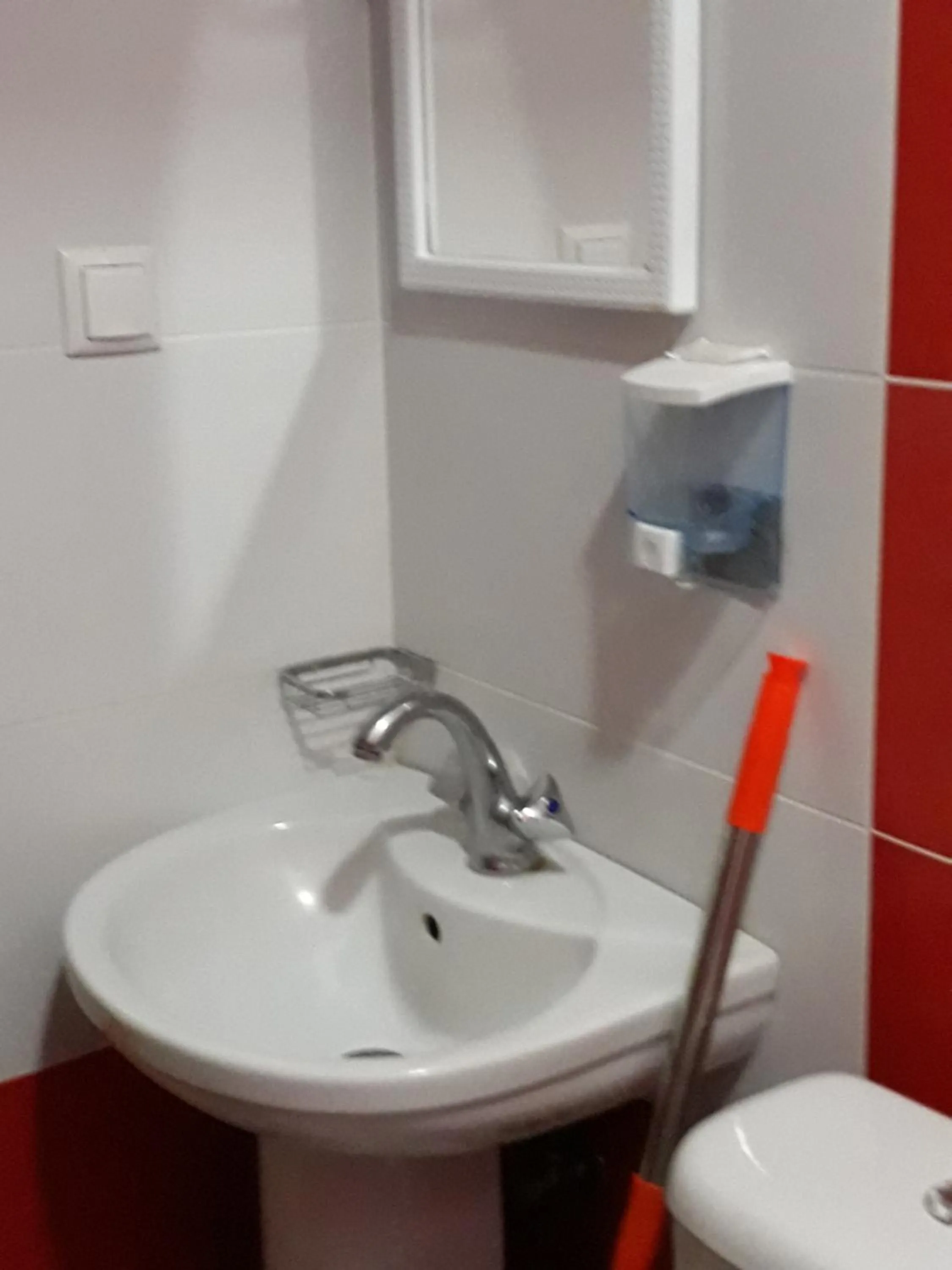 Shower in Hotel Noy