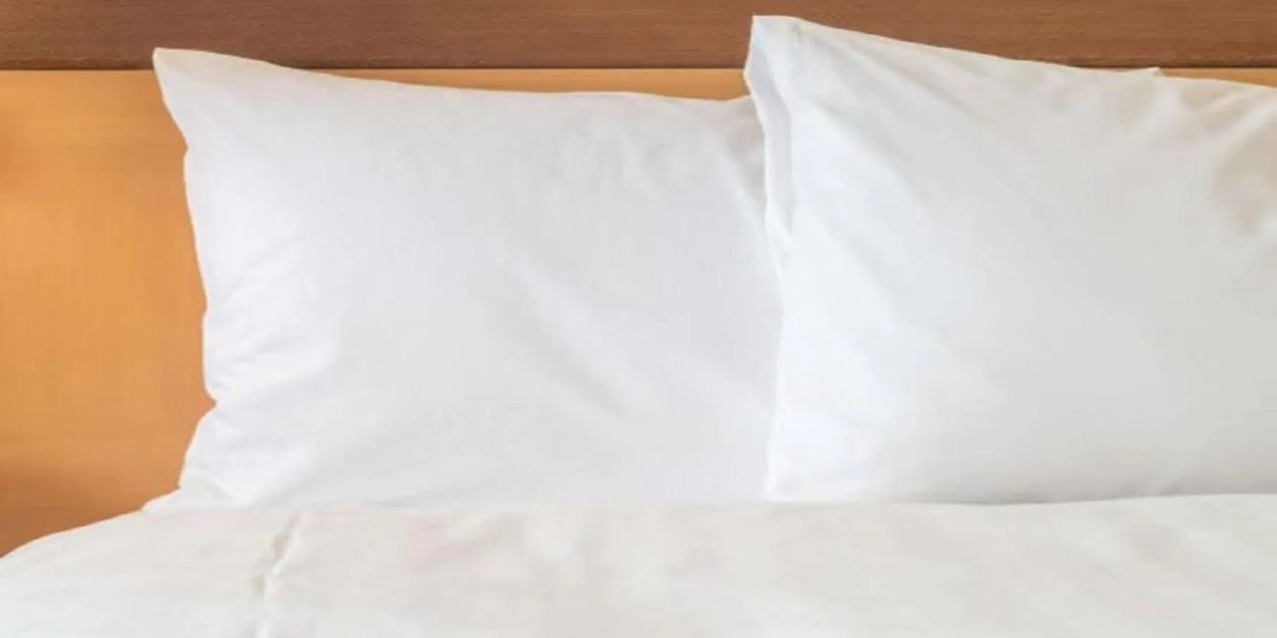 Photo of the whole room, Bed in Crowne Plaza Hailing Island by IHG