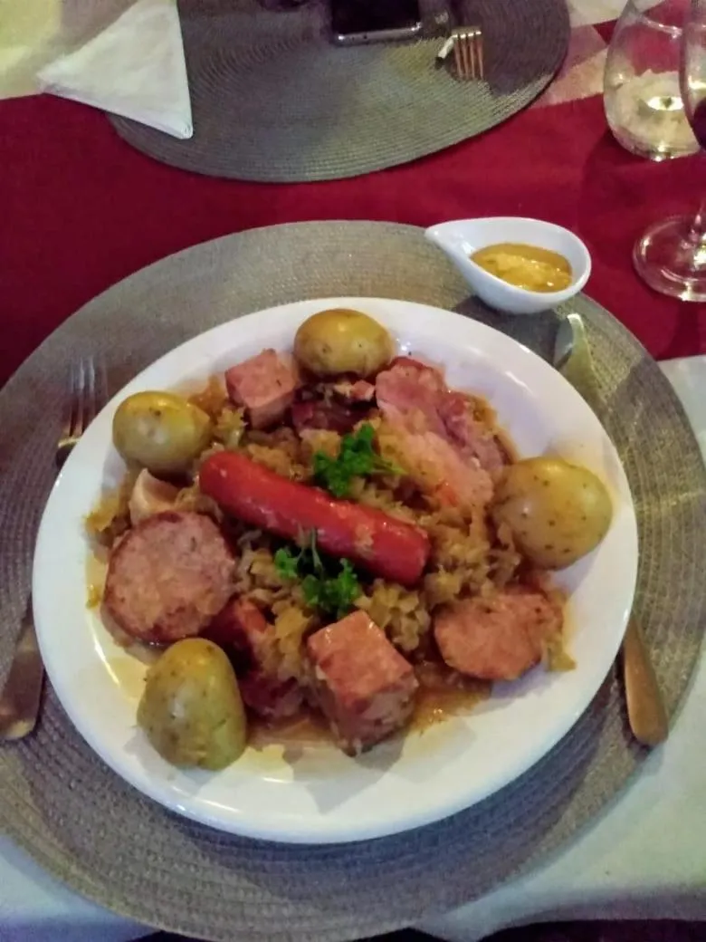 Restaurant/places to eat in hotel le Massilia