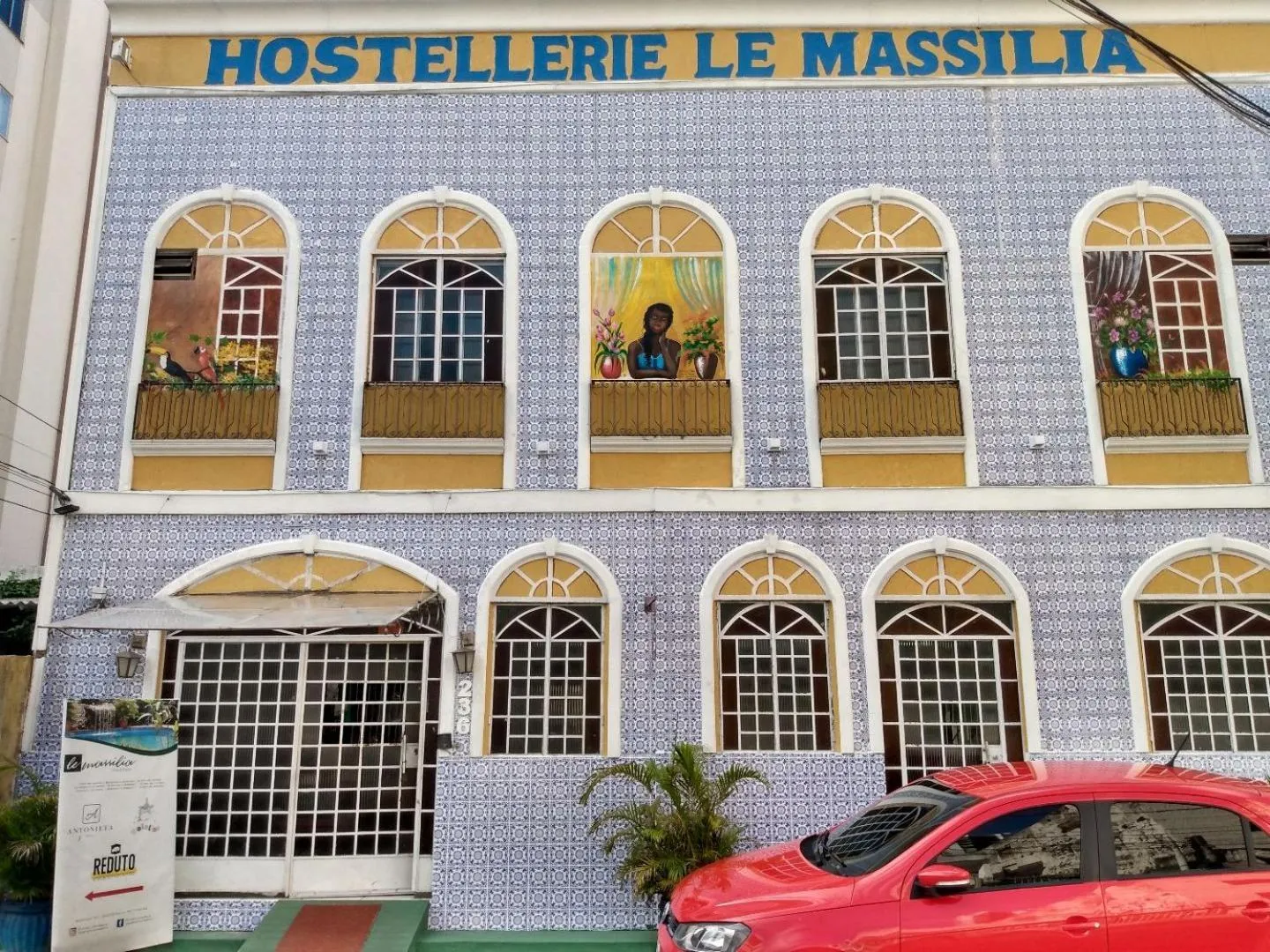 Facade/entrance in hotel le Massilia