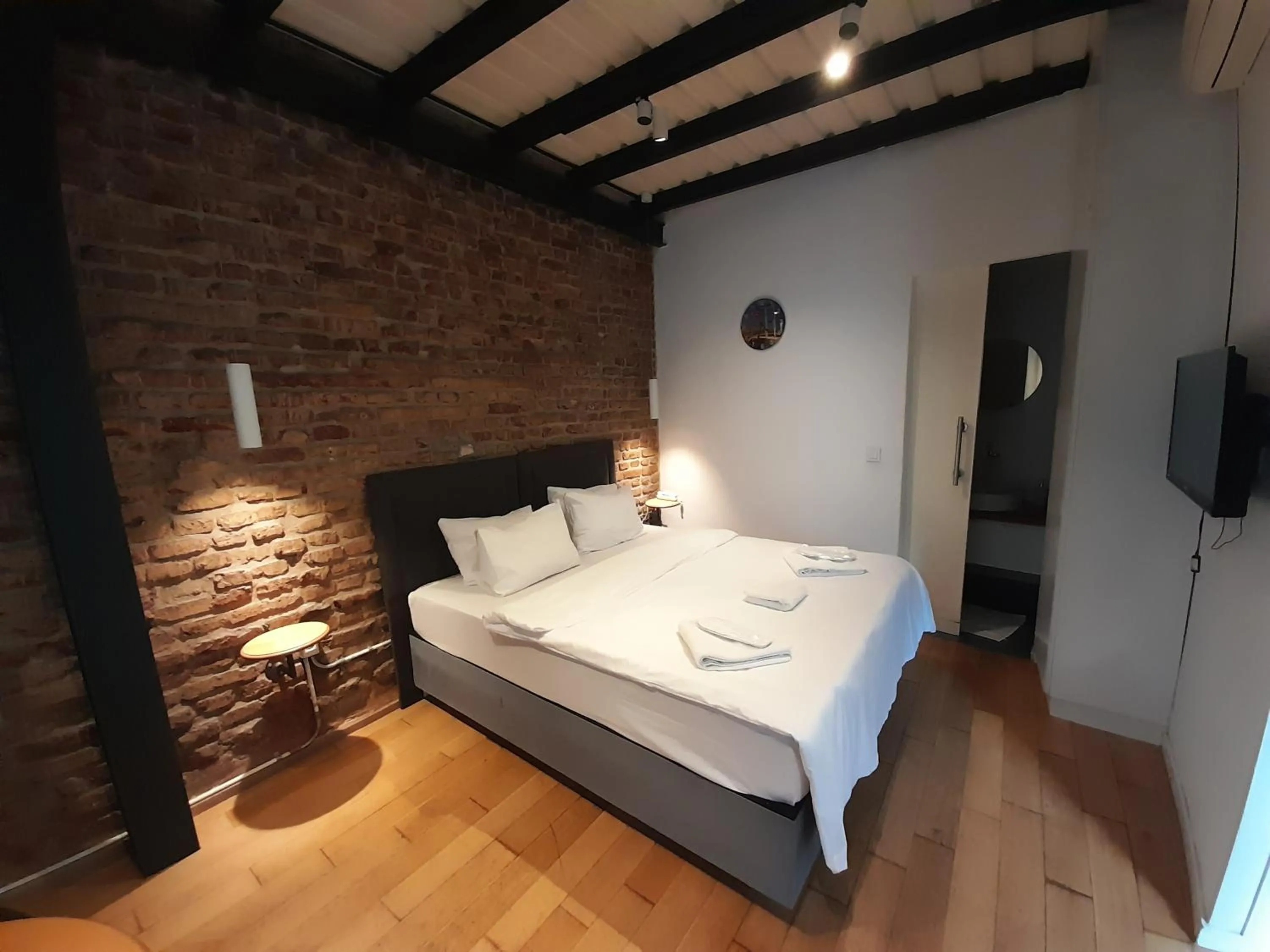 Bed in Taxim No18 Boutique Hotel