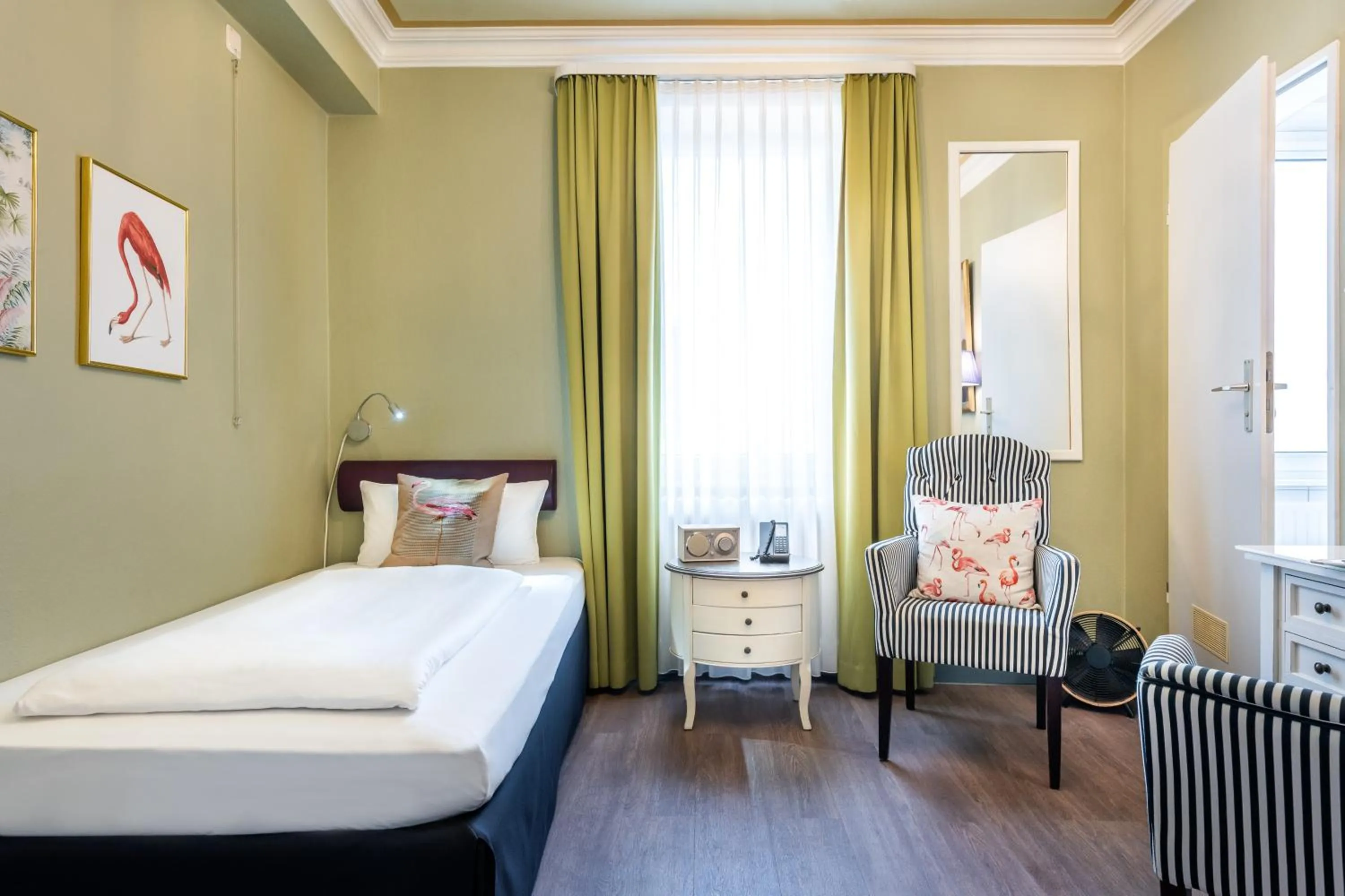 Bed in Hotel Würzburger Hof ****