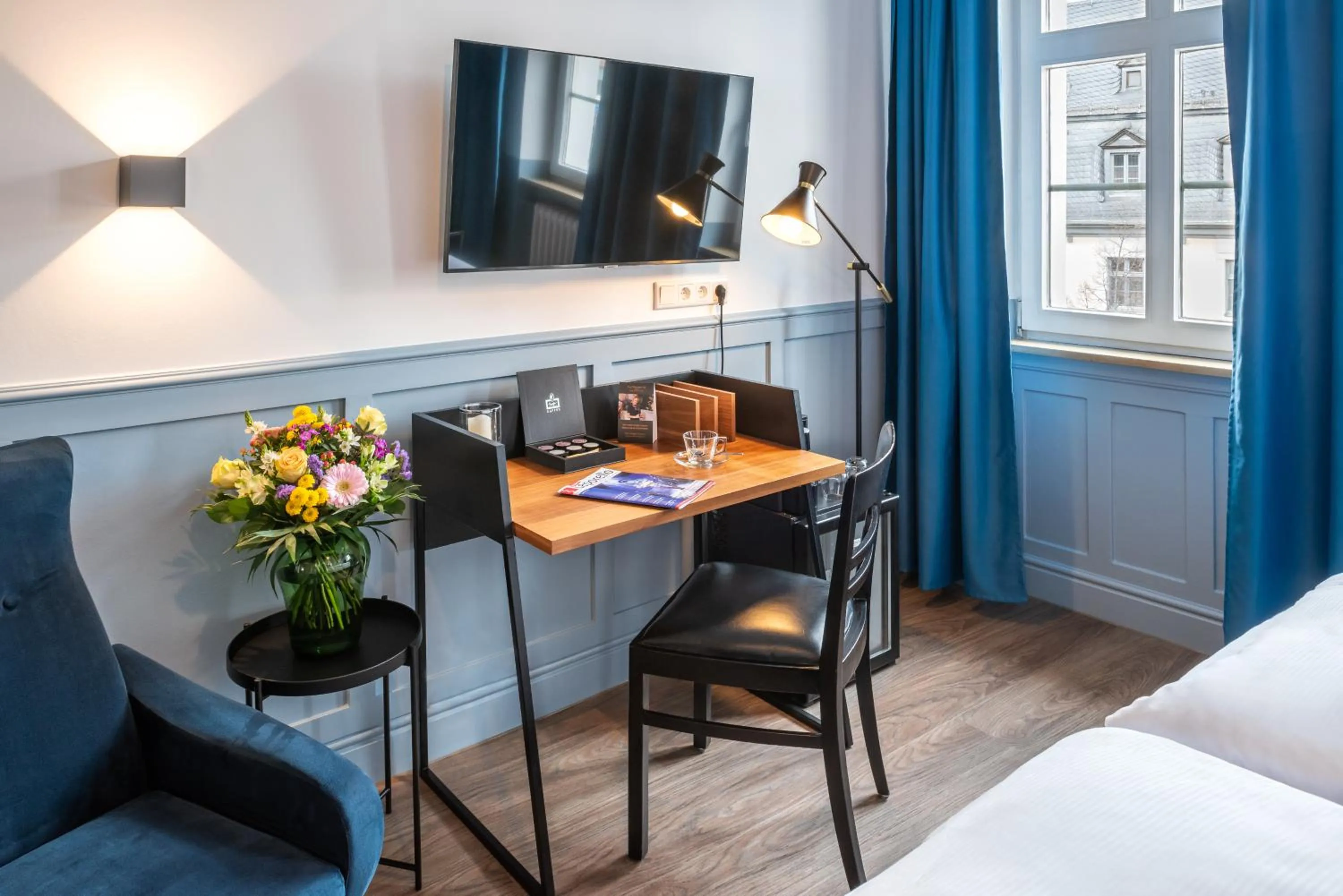 TV and multimedia, Bed in Hotel Würzburger Hof ****