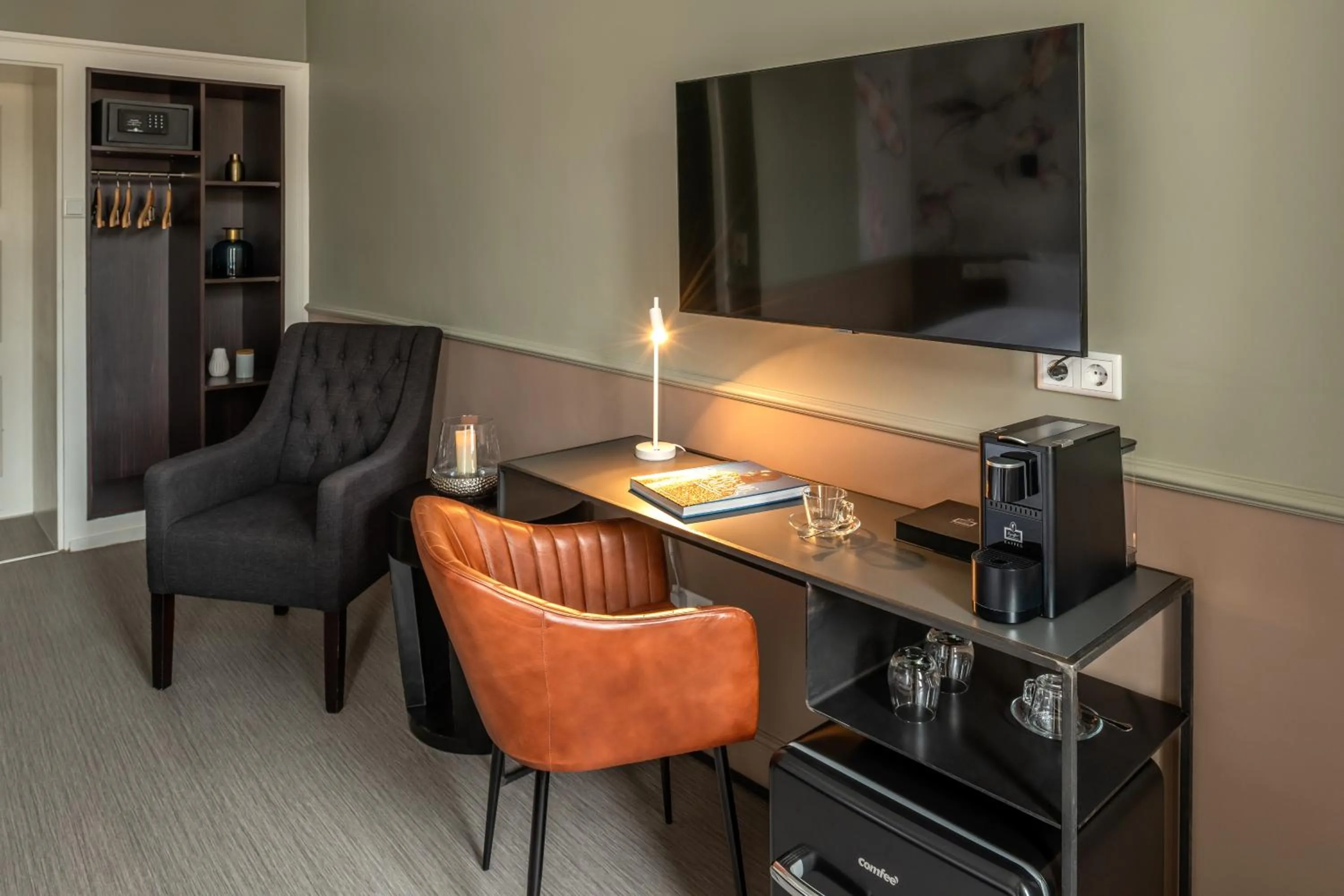 TV and multimedia in Hotel Würzburger Hof ****