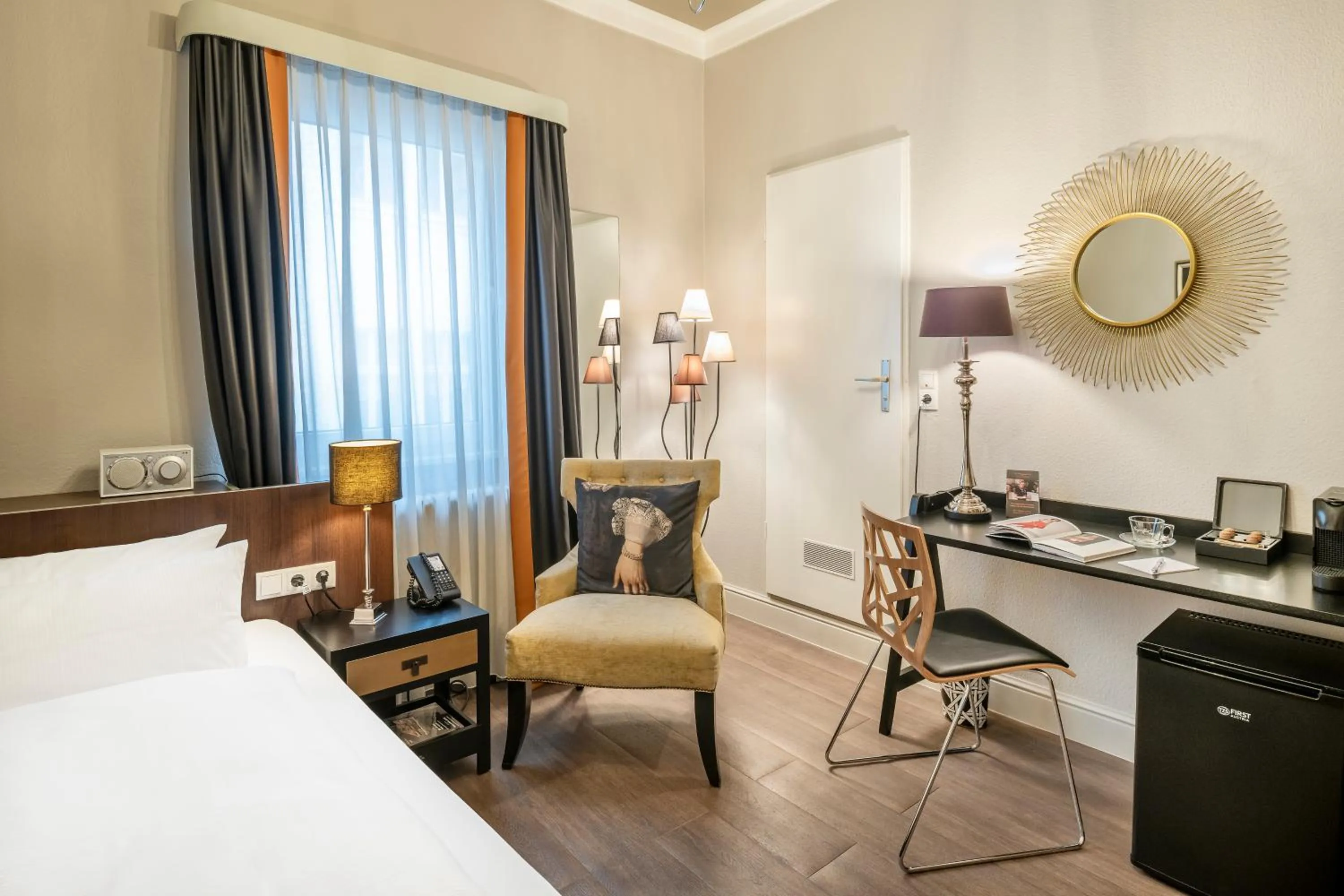 Photo of the whole room, Bed in Hotel Würzburger Hof ****