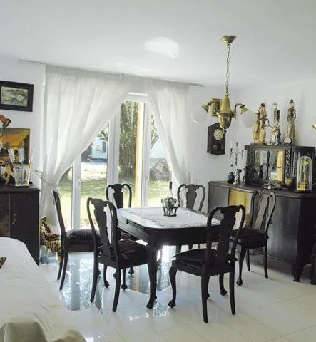 Day in Chalet Valley