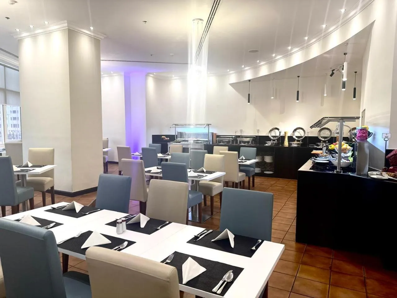 Restaurant/places to eat in Grand Continental Hotel