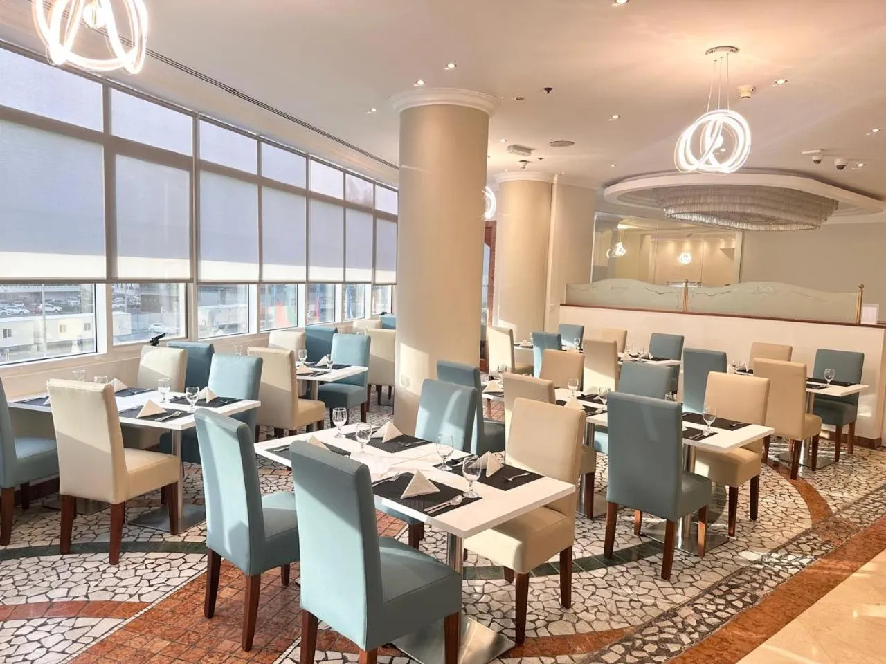 Restaurant/places to eat in Grand Continental Hotel