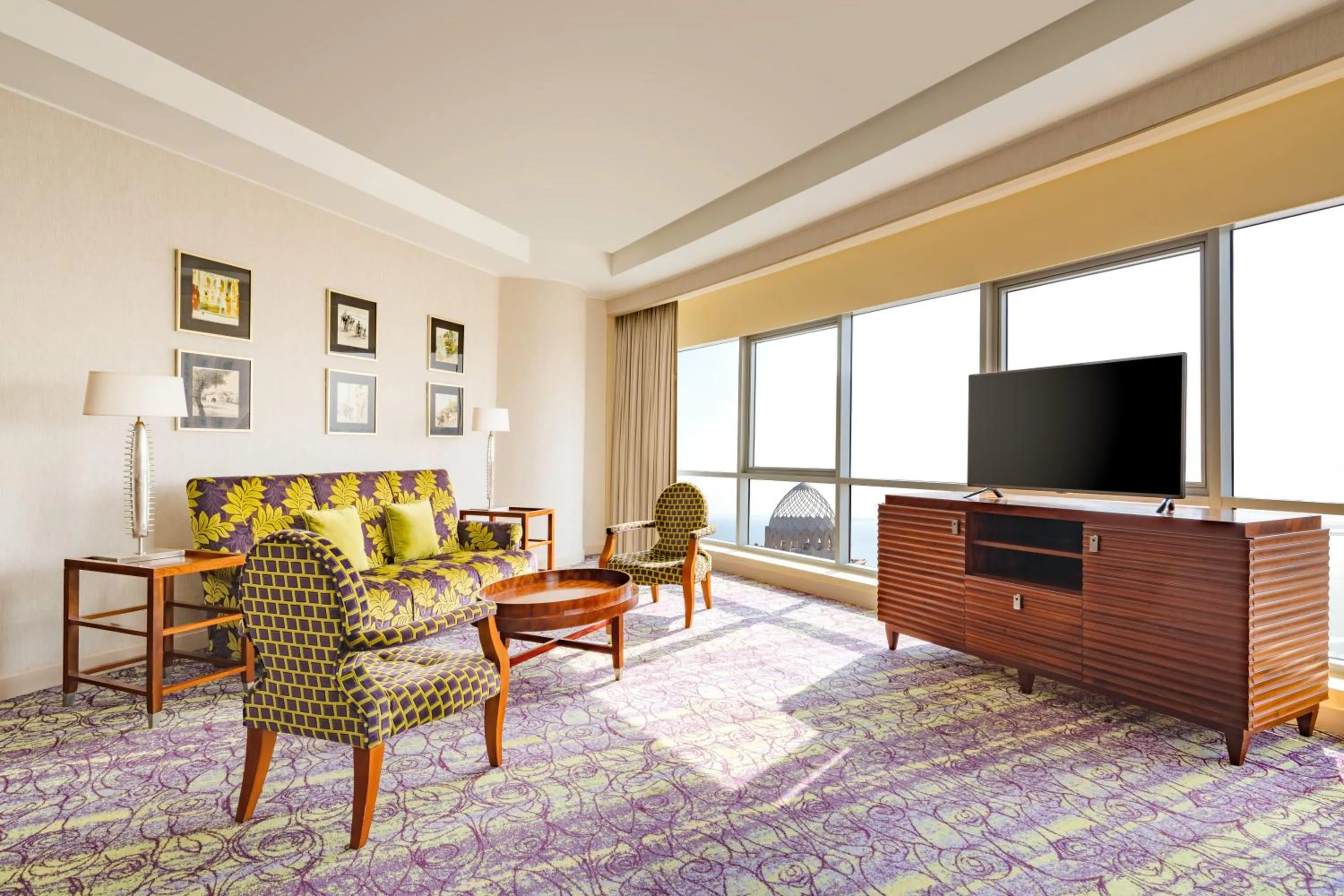 TV and multimedia in Qabila Westbay Hotel