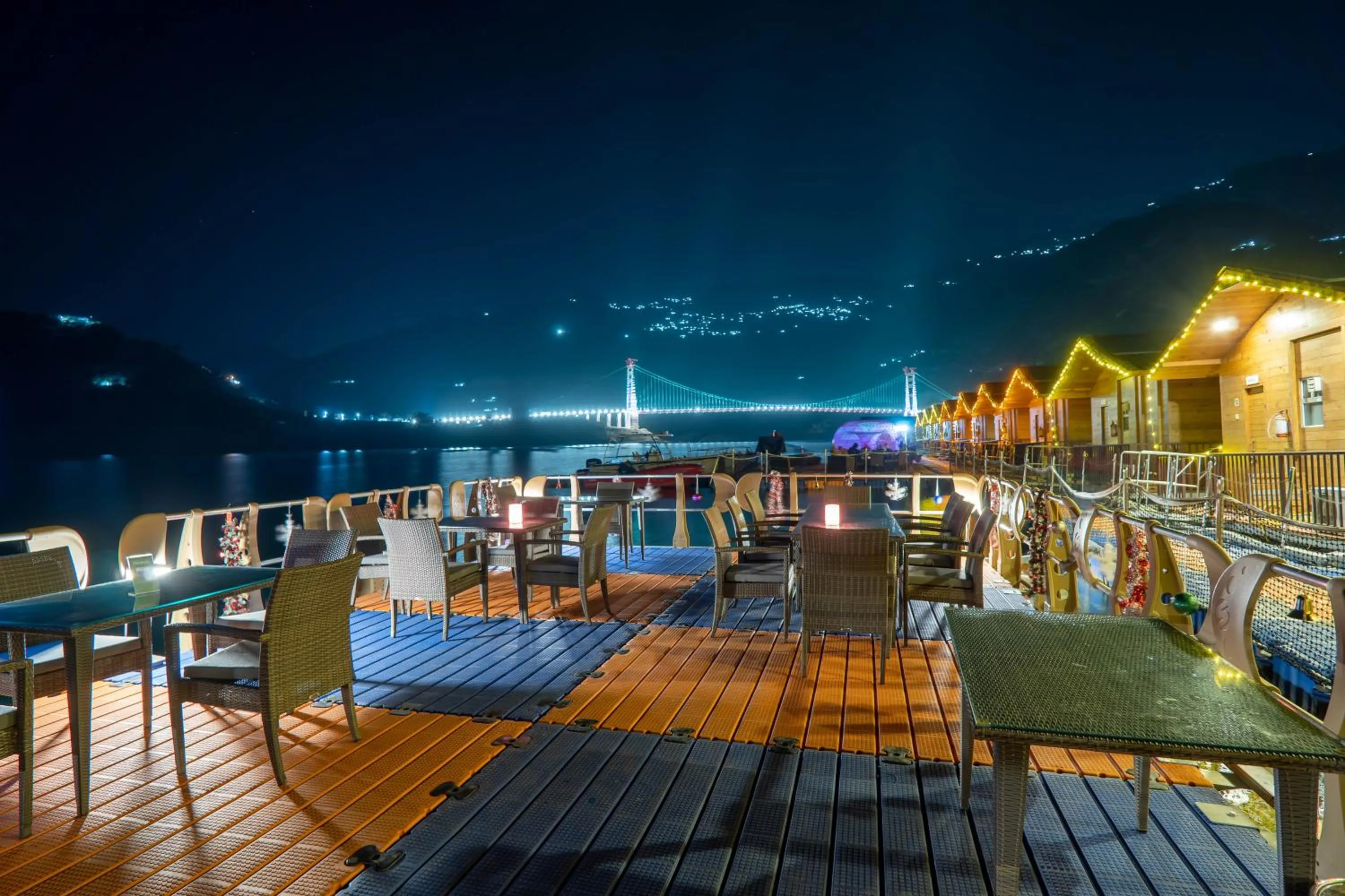 Property building in Le ROI Floating Huts & Eco Rooms Tehri