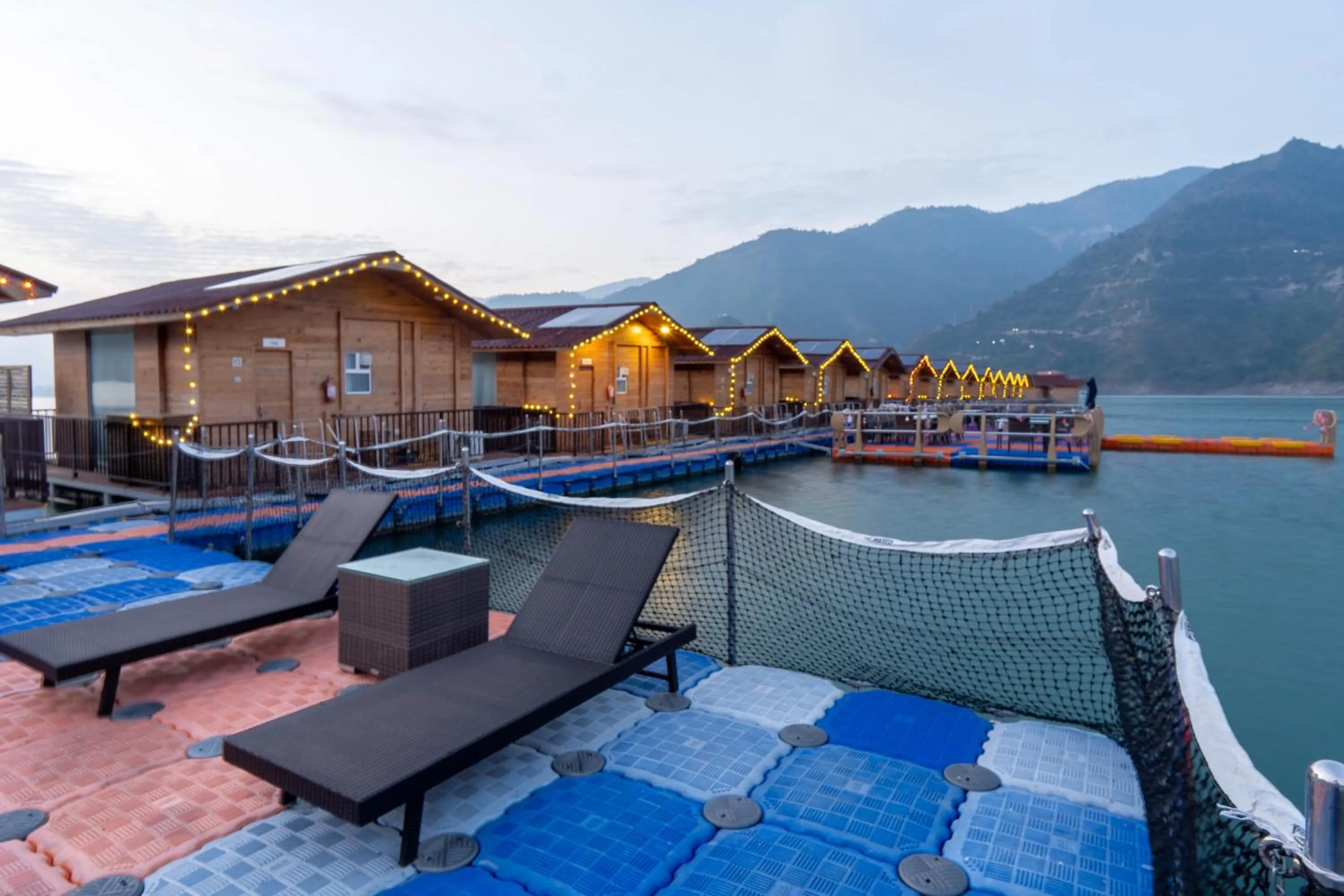 Property building in Le ROI Floating Huts & Eco Rooms Tehri