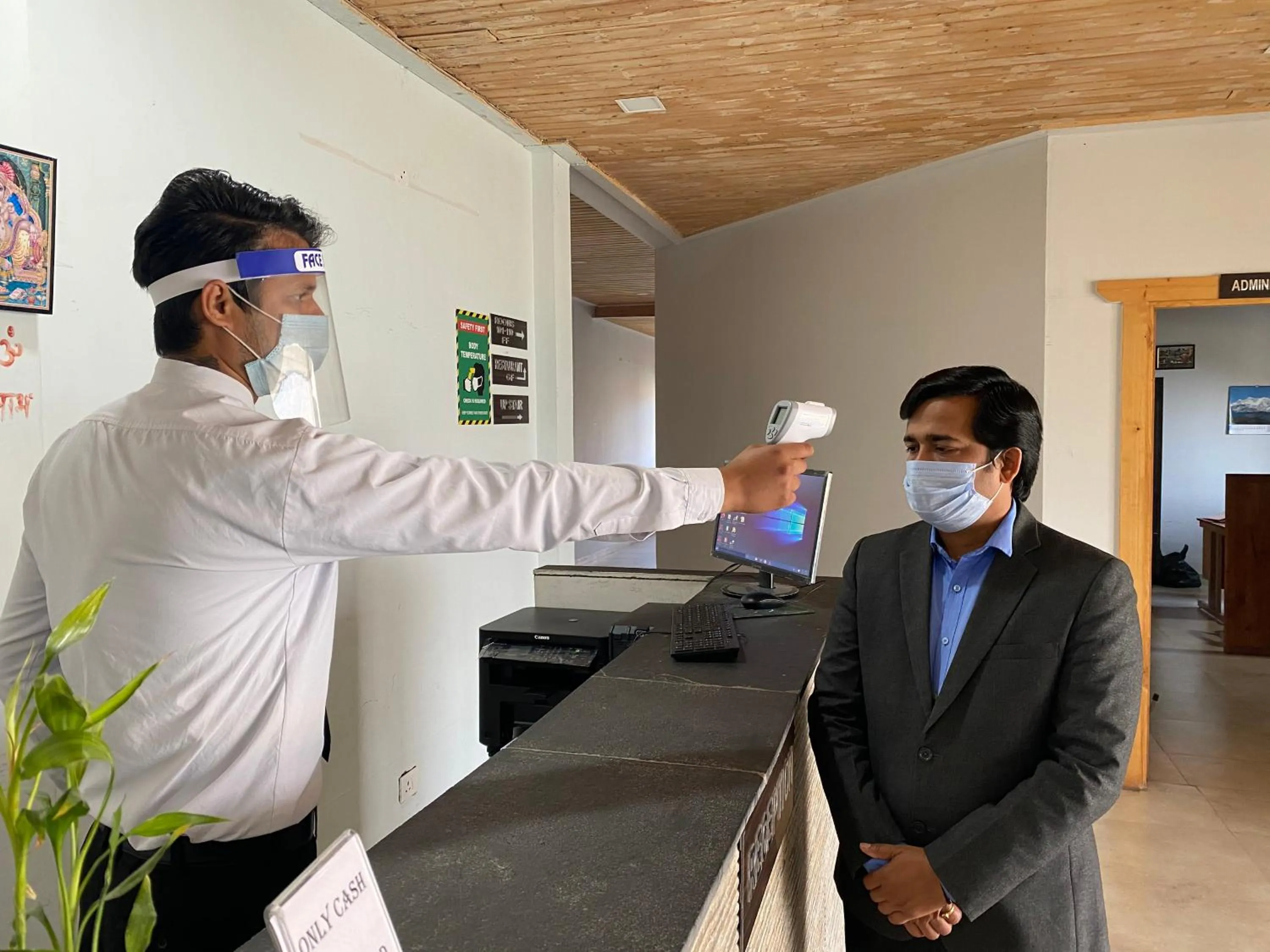 Staff in Le ROI Floating Huts & Eco Rooms Tehri