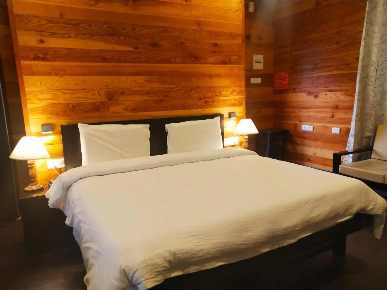 Bedroom, Bed in Le ROI Floating Huts & Eco Rooms Tehri