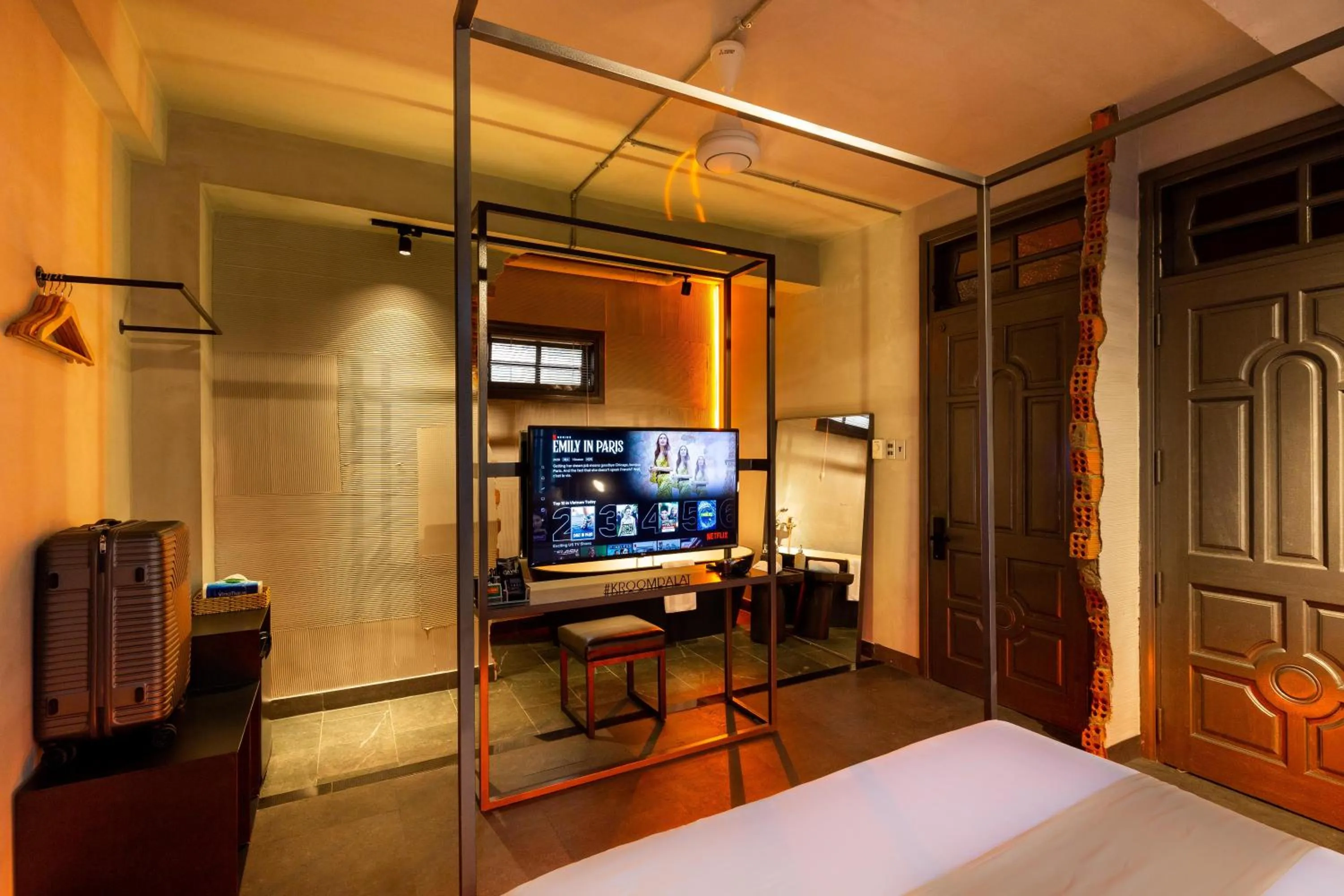 Bathroom in Blue Fingers KRoom Dalat