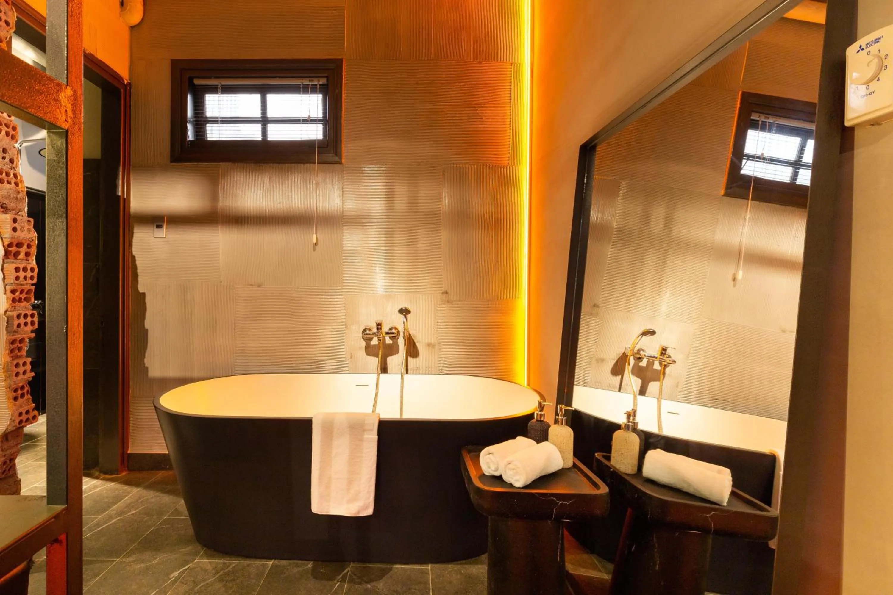 Bathroom in Blue Fingers KRoom Dalat