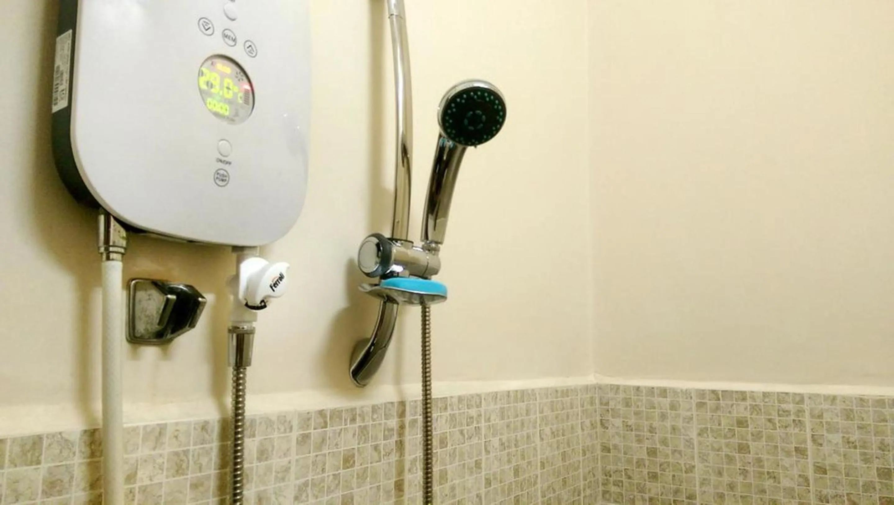 Shower in Bụi Hostel - Ferry to Rạch Giá