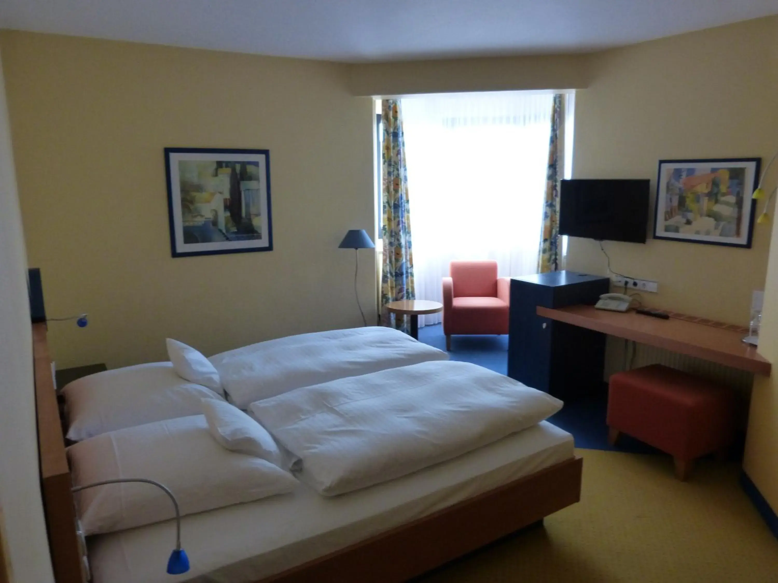 Suite - single occupancy in Hotel Roshop Suite - single occupancy in Hotel Roshop