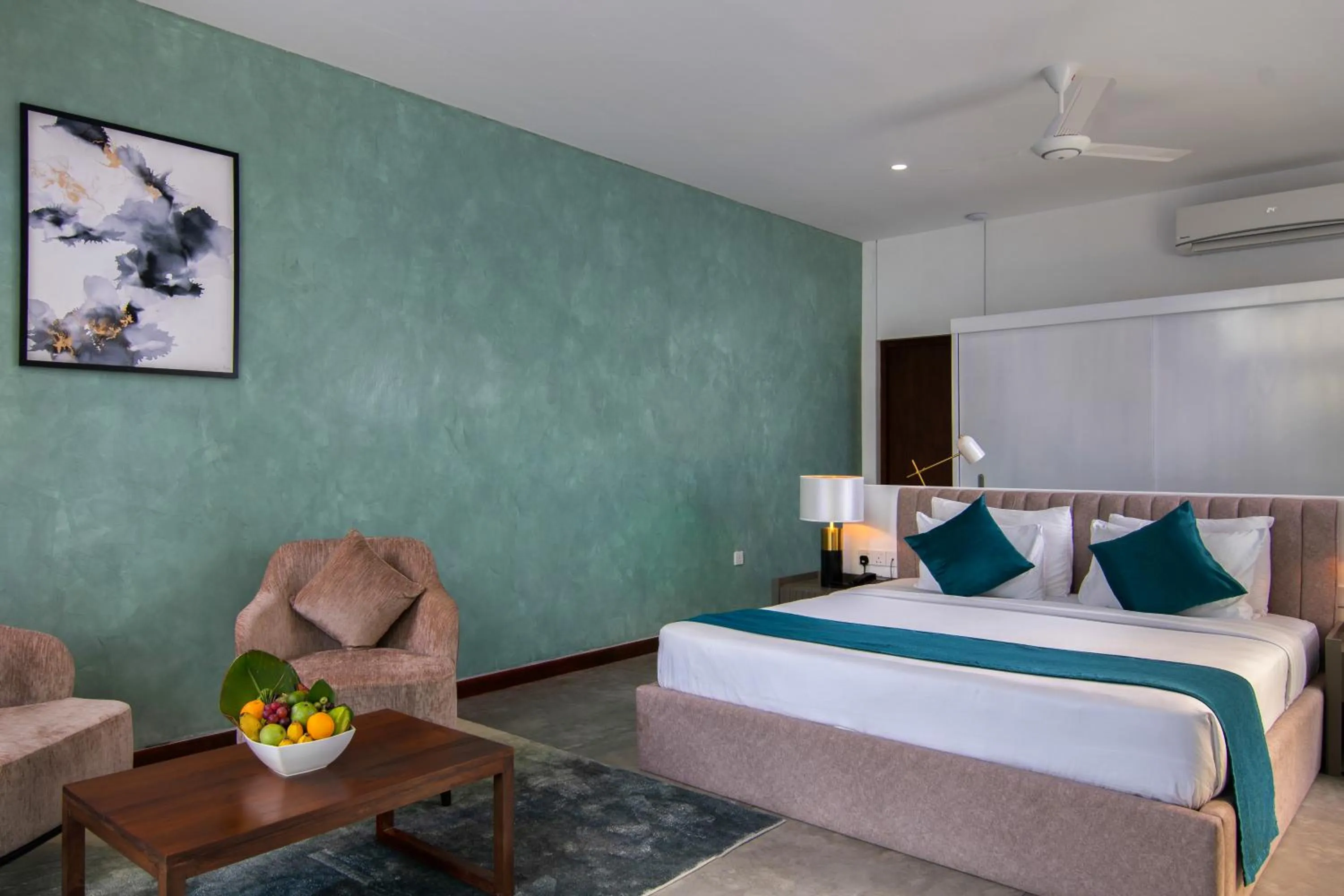 Photo of the whole room, Bed in Victoria Golf Resort