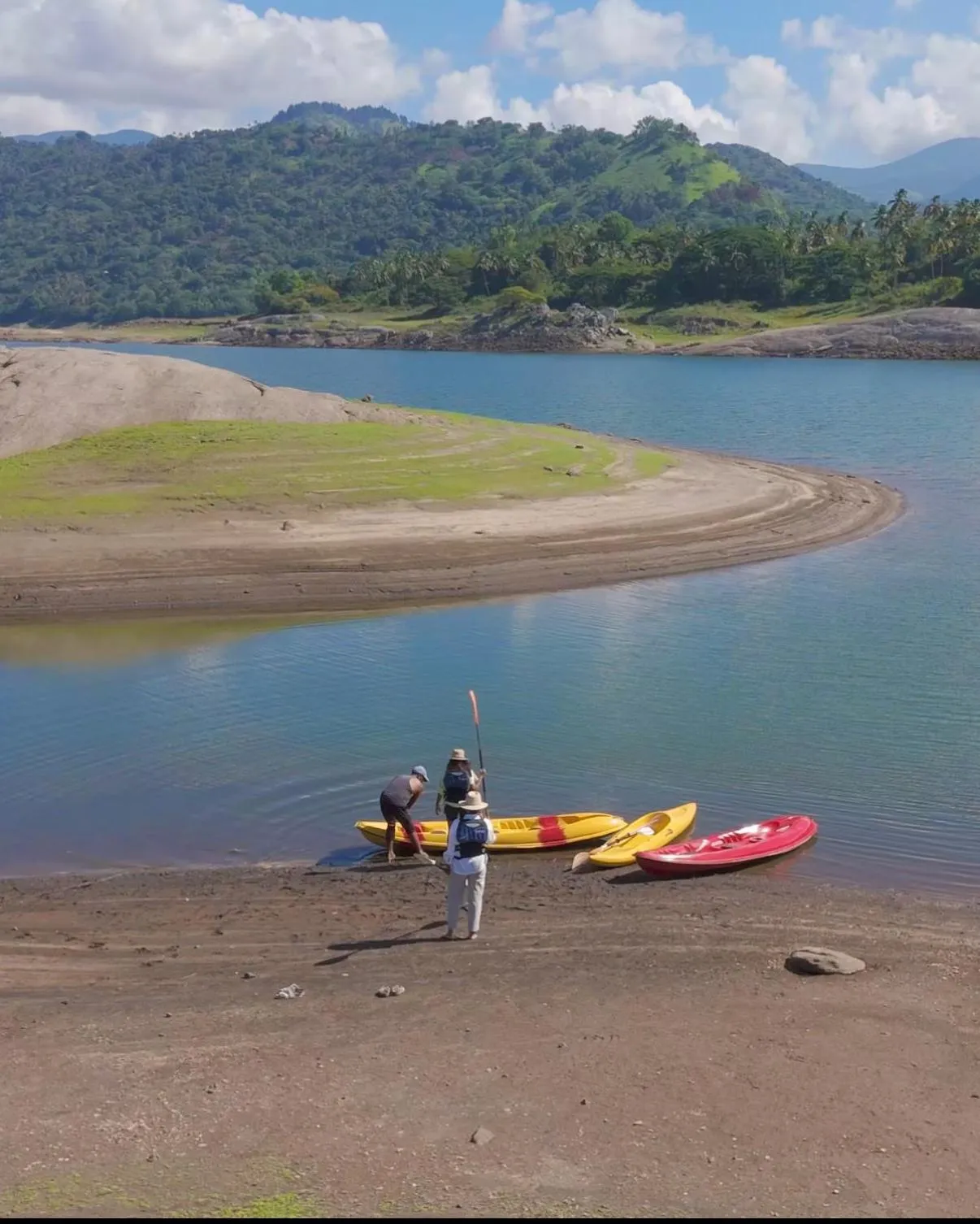 Canoeing in Victoria Golf Resort