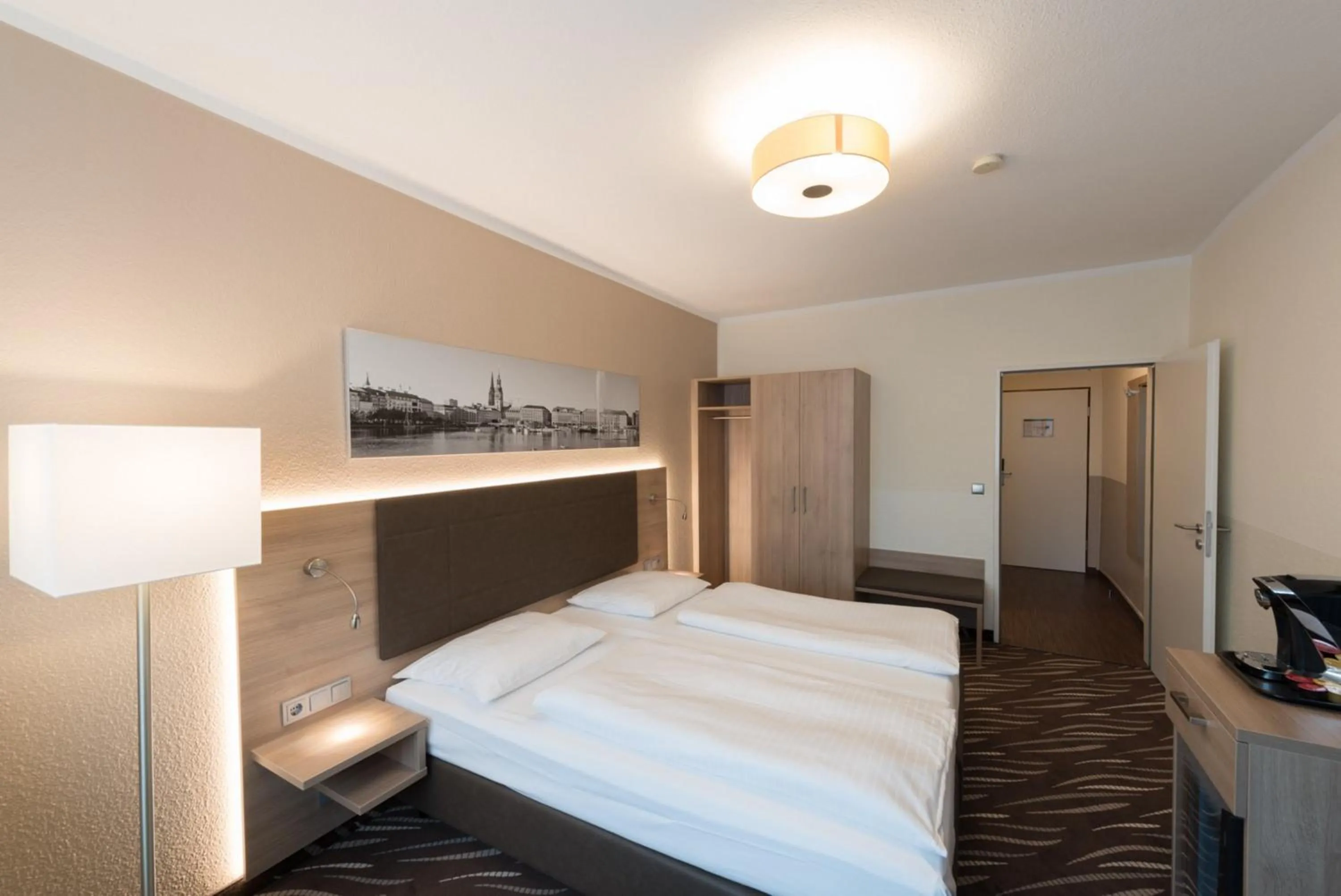 Photo of the whole room, Bed in Heikotel - Stadtpark Residenz