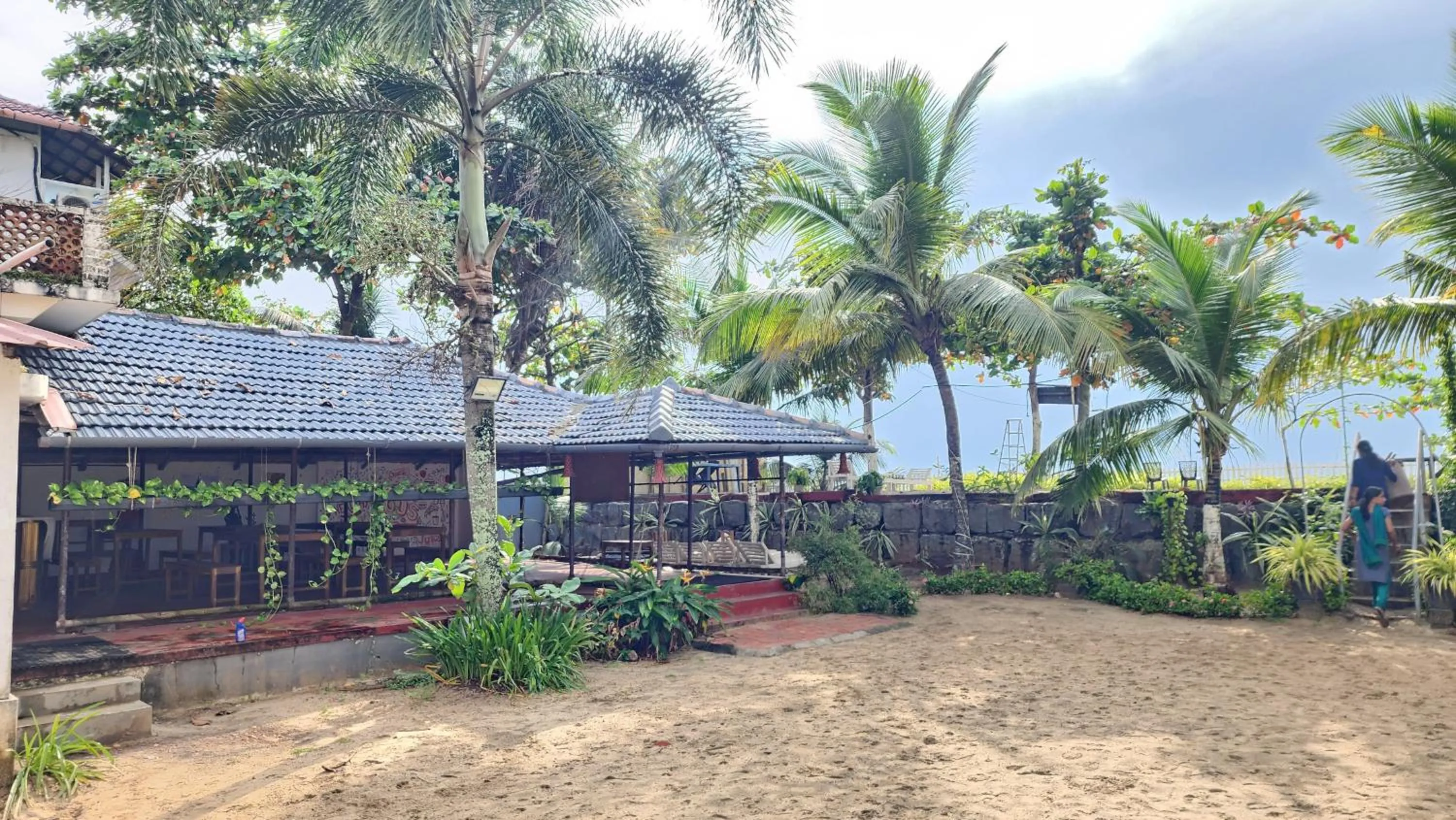 Restaurant/places to eat in Palm Beach Resort, Alleppey