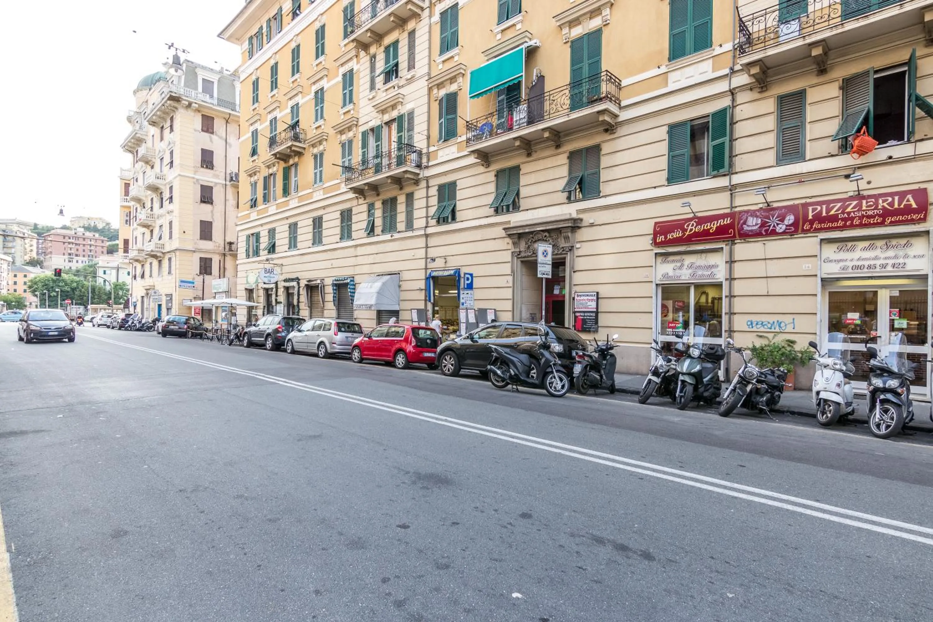 Facade/entrance in Il mondo in una stanza