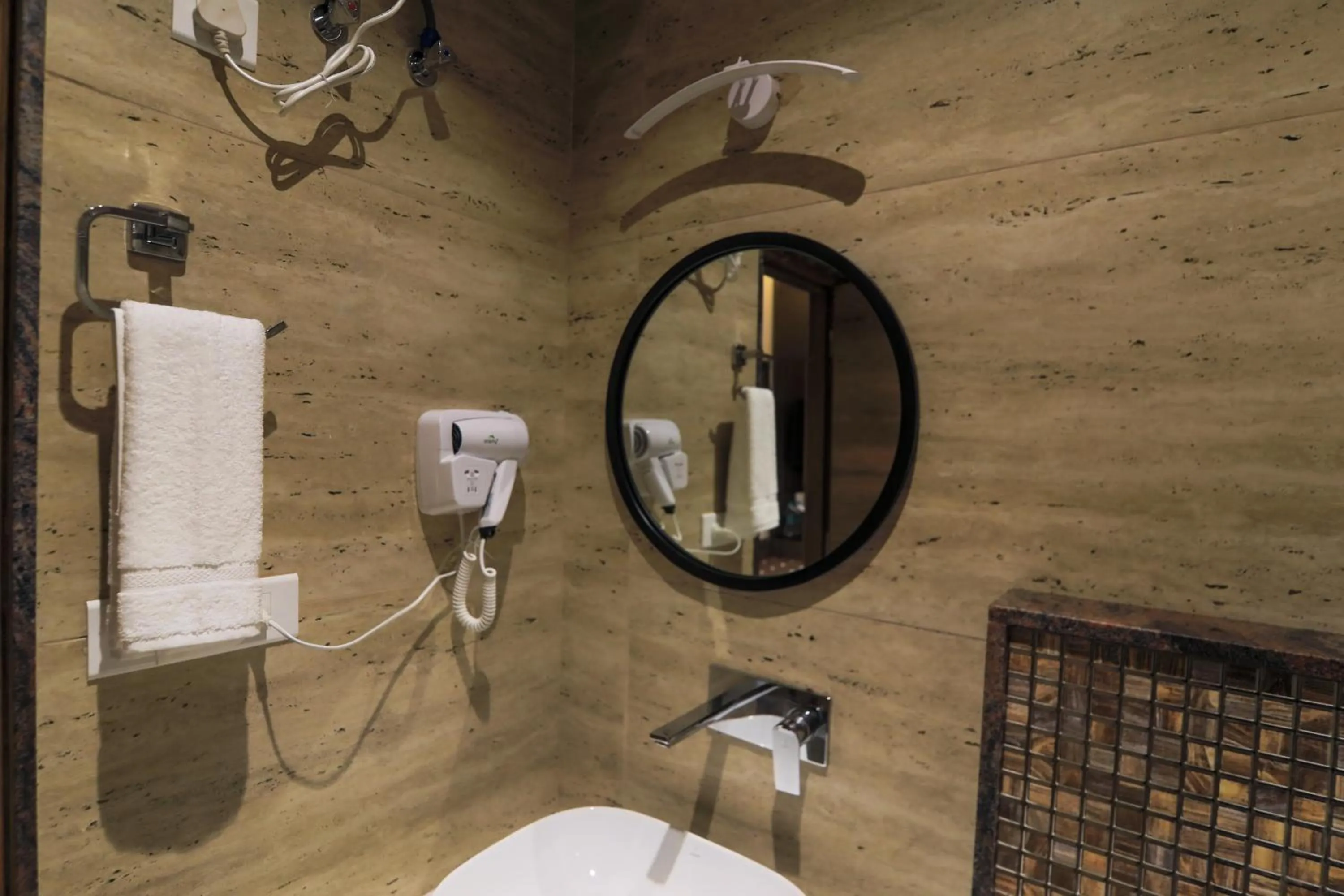 Bathroom in Vashishth Guest House