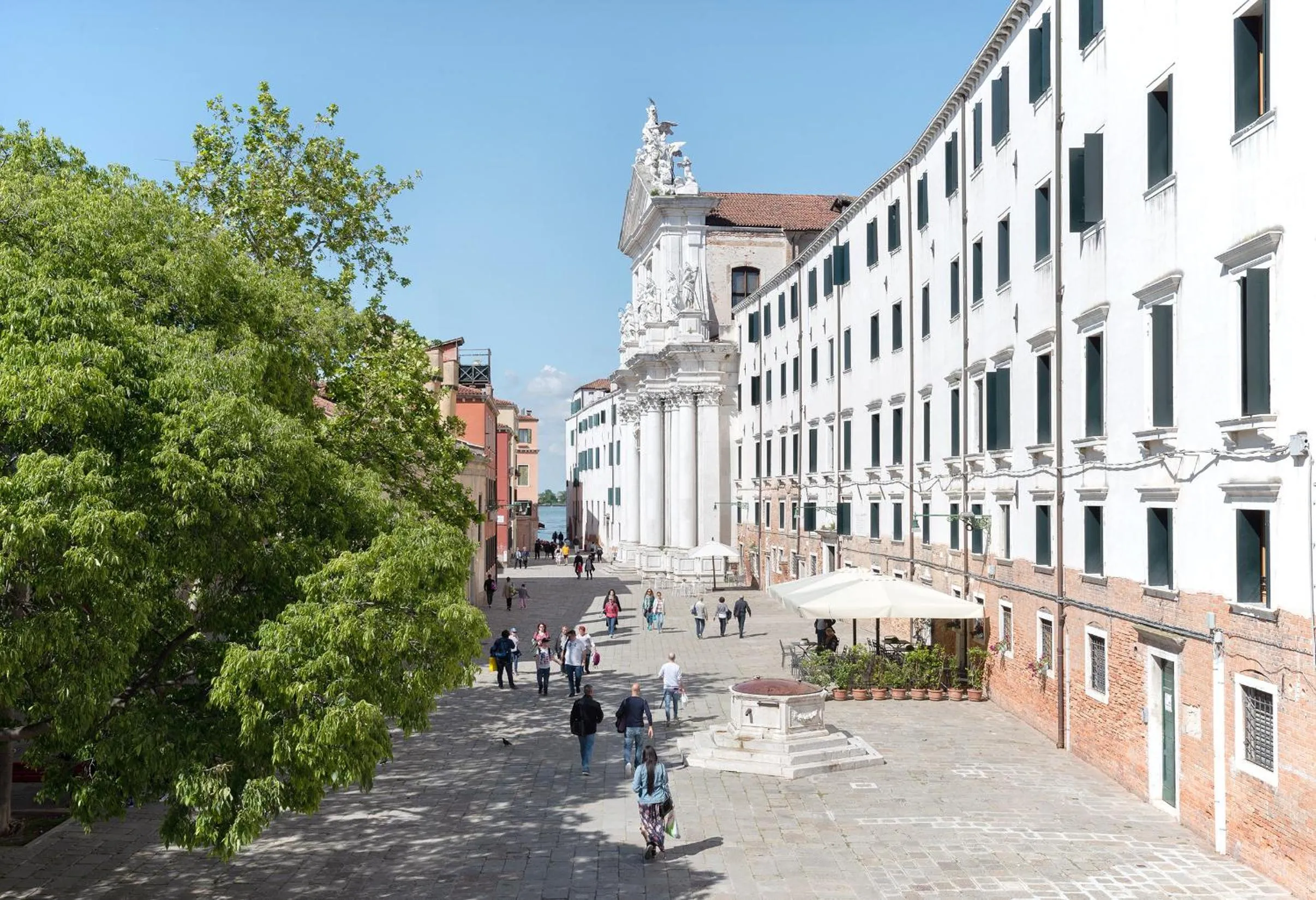 Property building in Combo Venezia