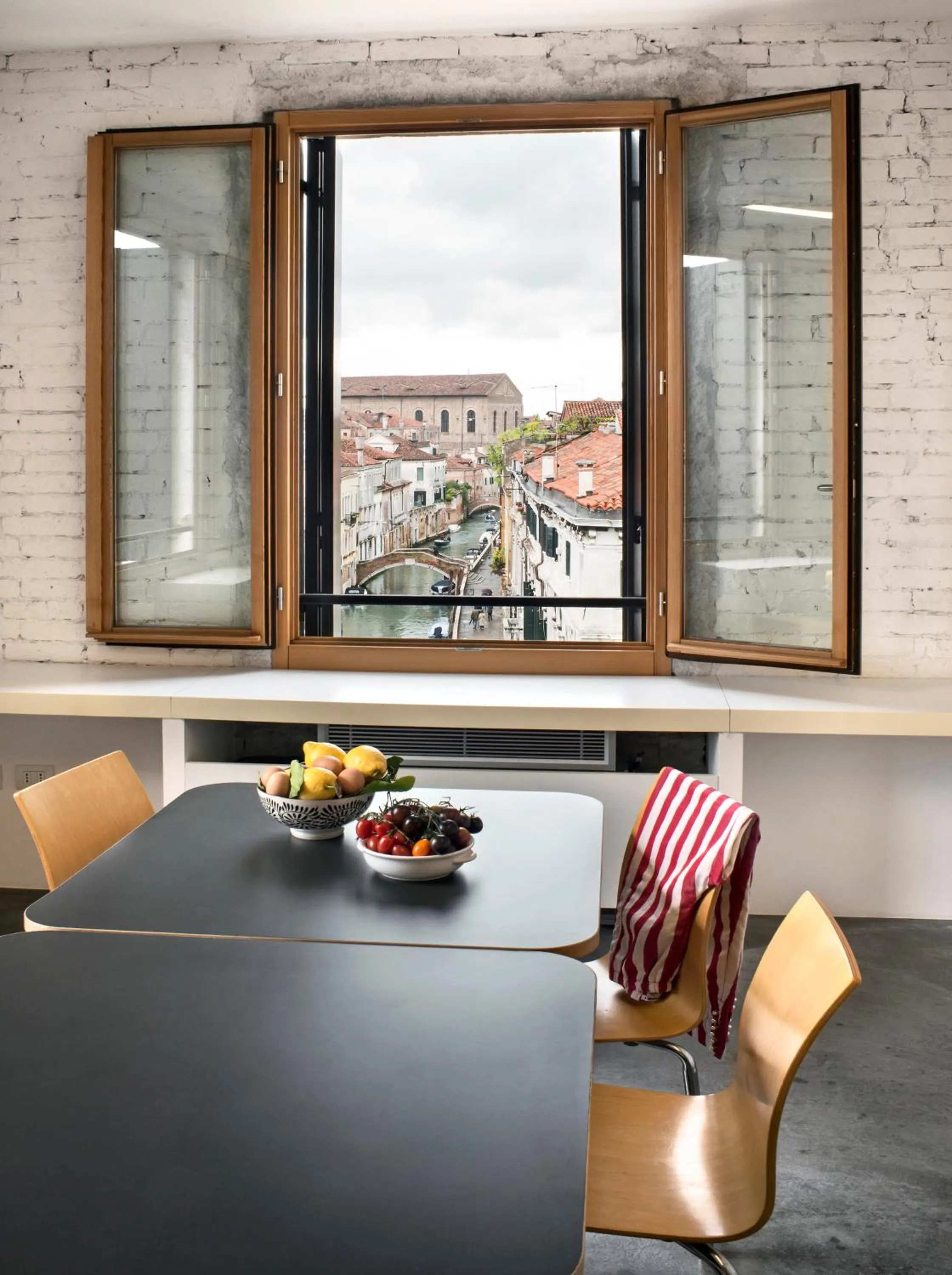 Dining area in Combo Venezia